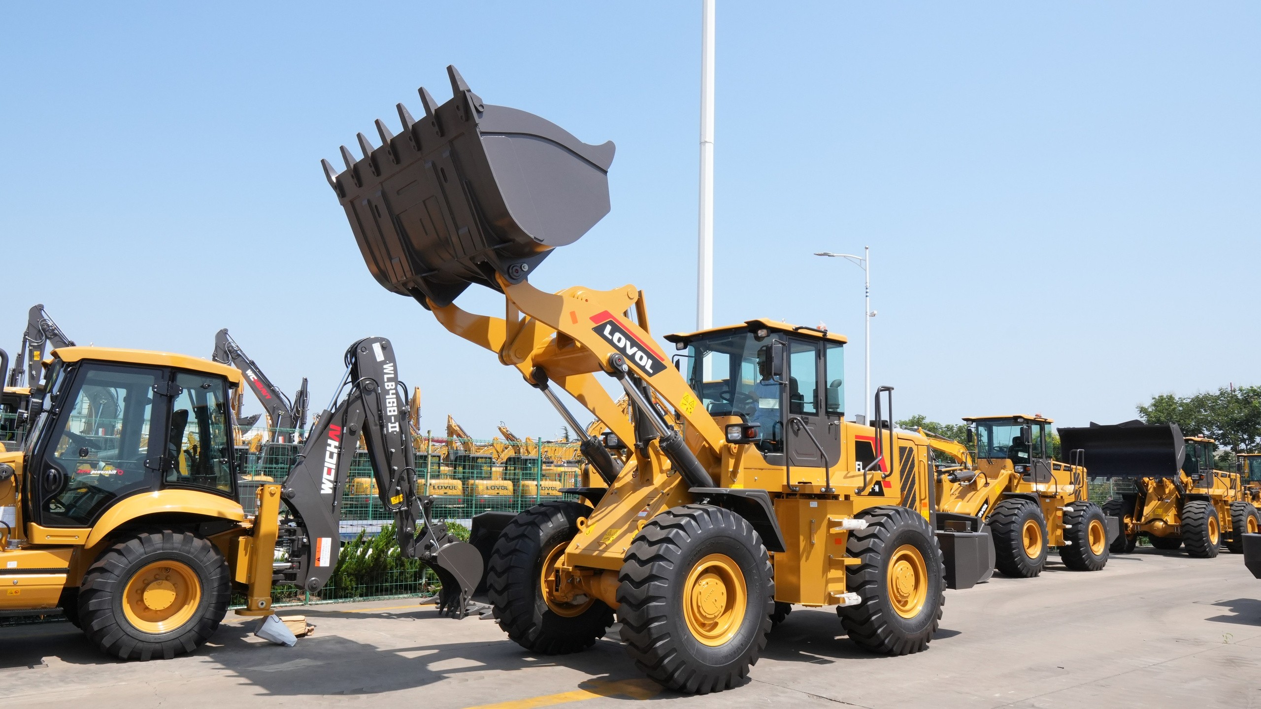 Фото фронт. погр. Weheavy WL855K. Продажа и обслуживание грузовой техники и спецтехники в г. Новосибирск компания СТИ