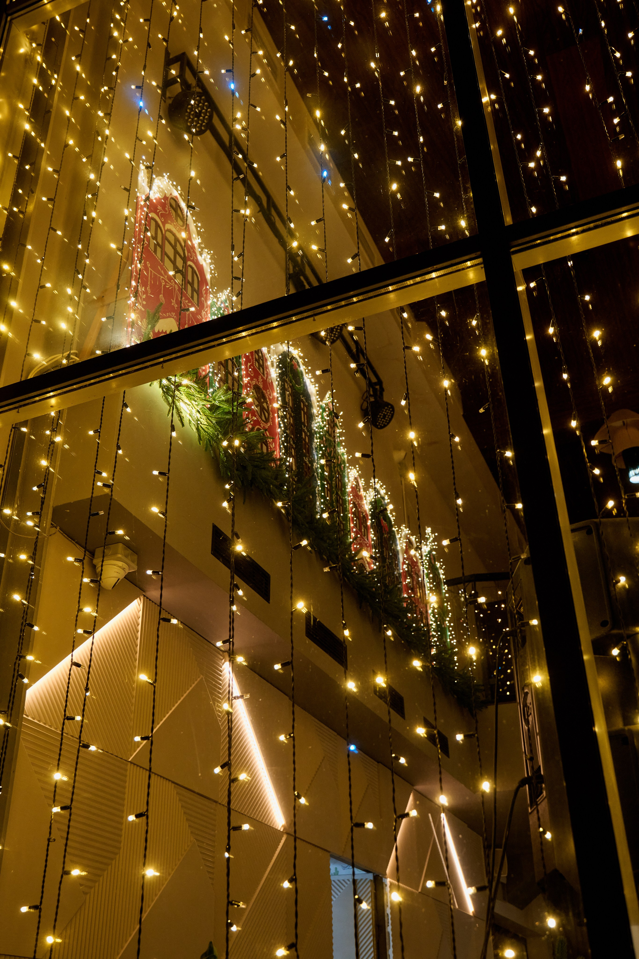 Новогодний декор ресторана Альбатрос. Фотограф Таганрог Анна Трайжон