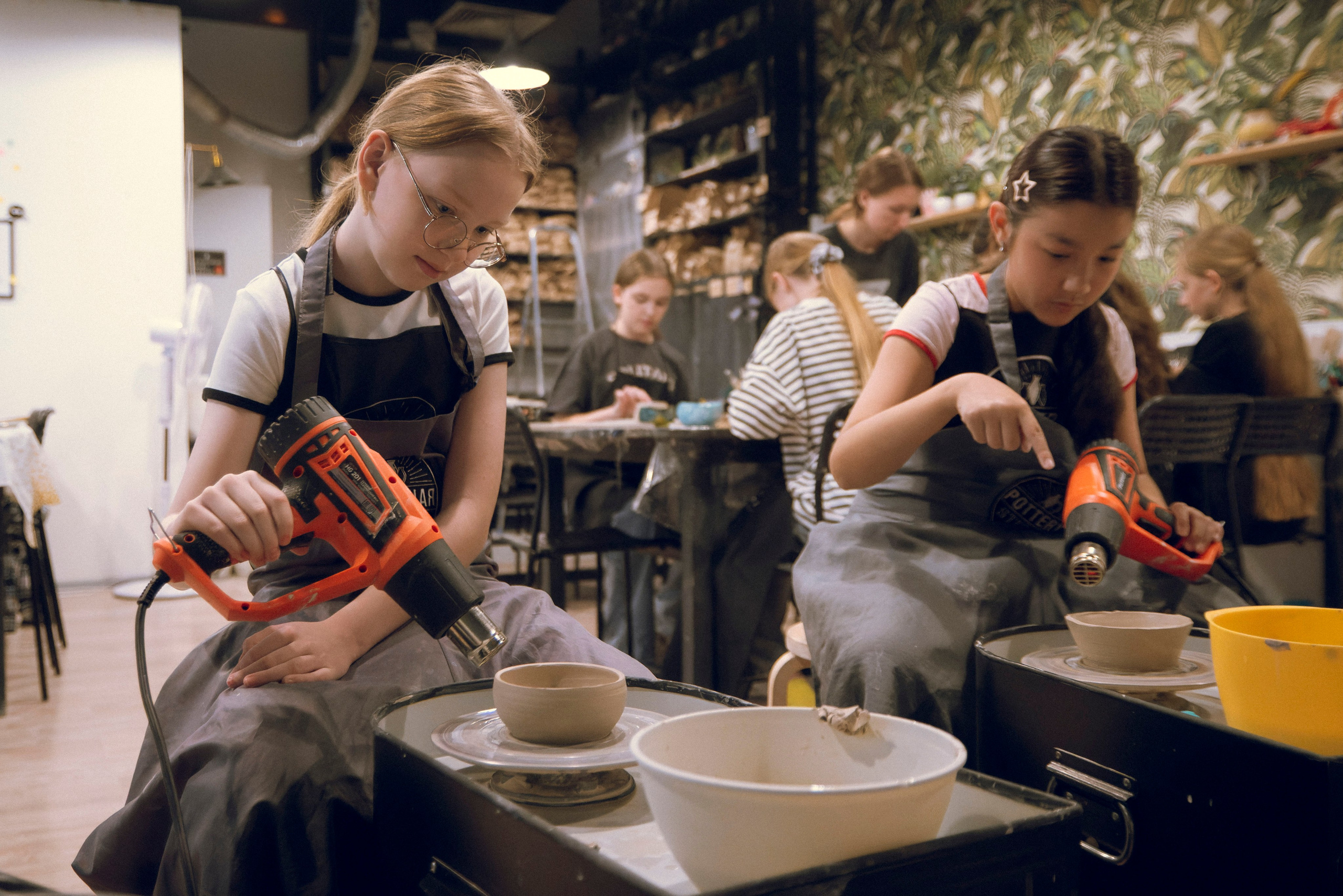 В гончарной мастерской. Плак или Квак