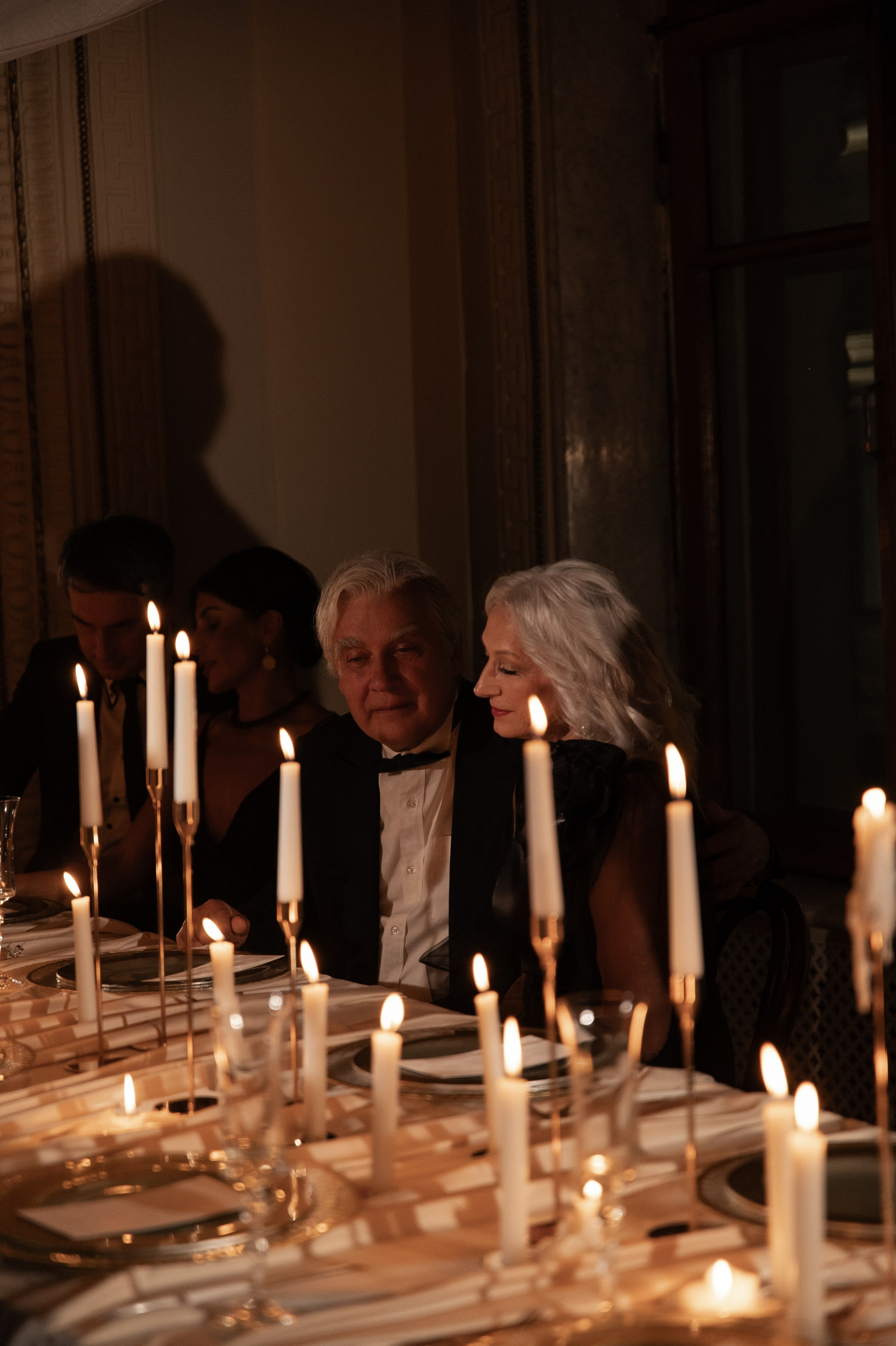 Камерный свадебный ужин при свечах в старинном особняке в фотостудии 21. Kult. Ярослава Ерина — свадебный фотограф в Москве