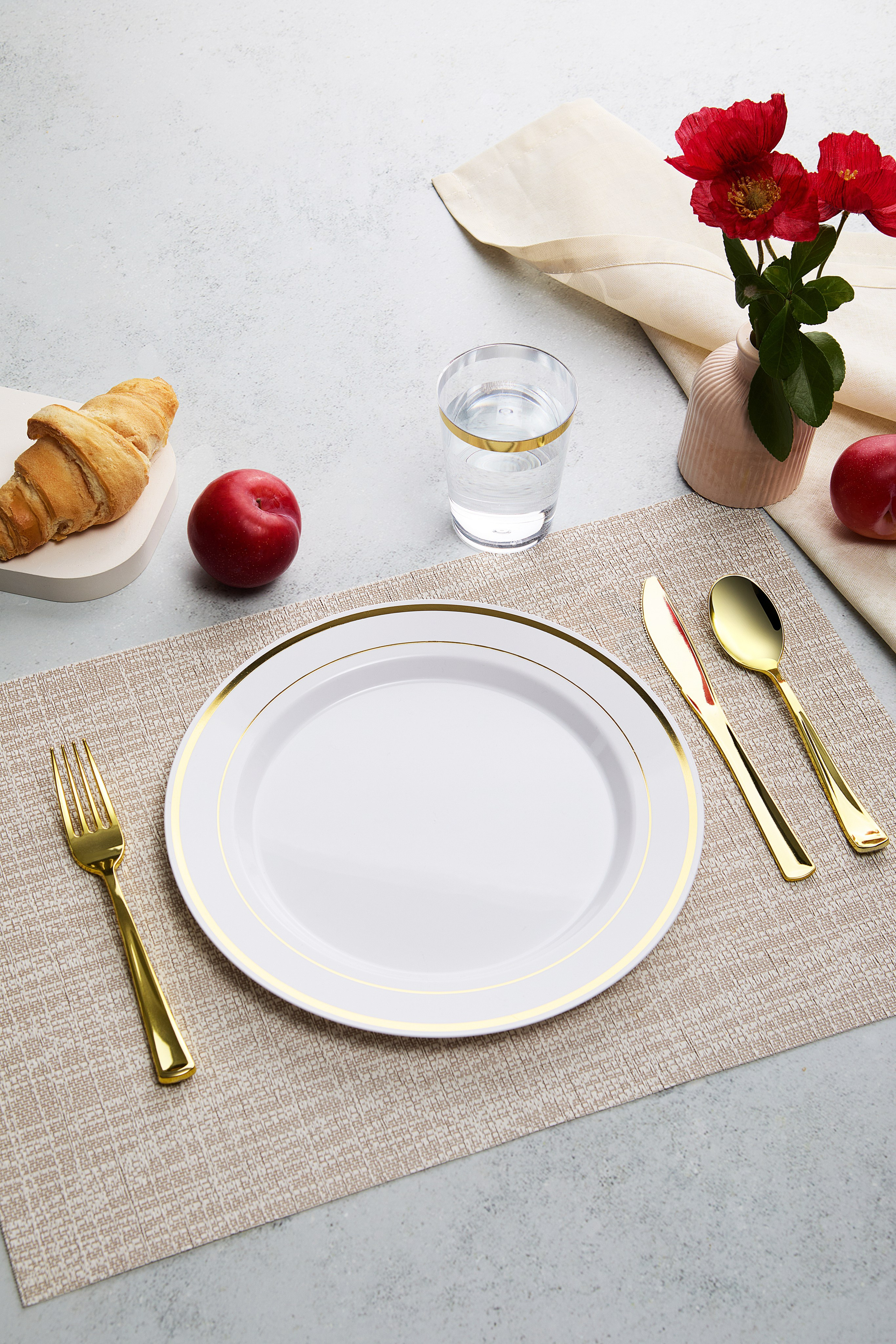 Пластиковая посуда. Сайт о предметной, имиджевой и портретной фотографии, фотограф Фил Киреев