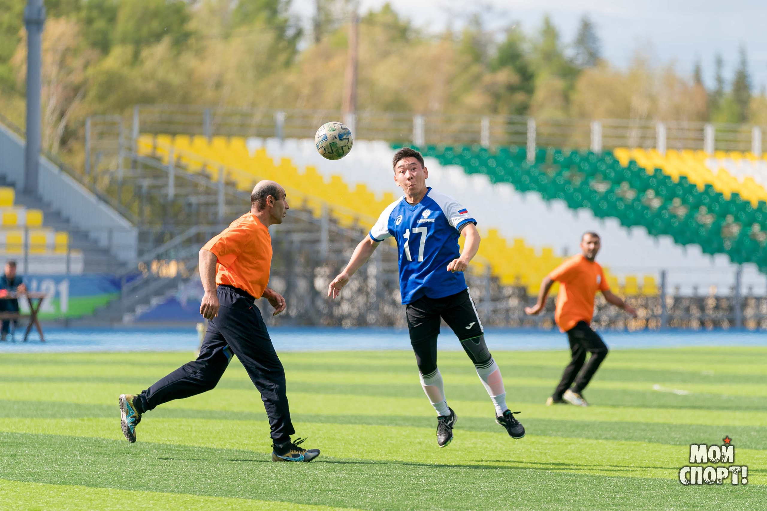 Товарищеская игра по футболу между командами ФКУ Упрдор «Вилюй», МР «Горный улус» и ООО «Мегинские автомагистрали». Студия «Мой Спорт!» — все о спорте в Якутии