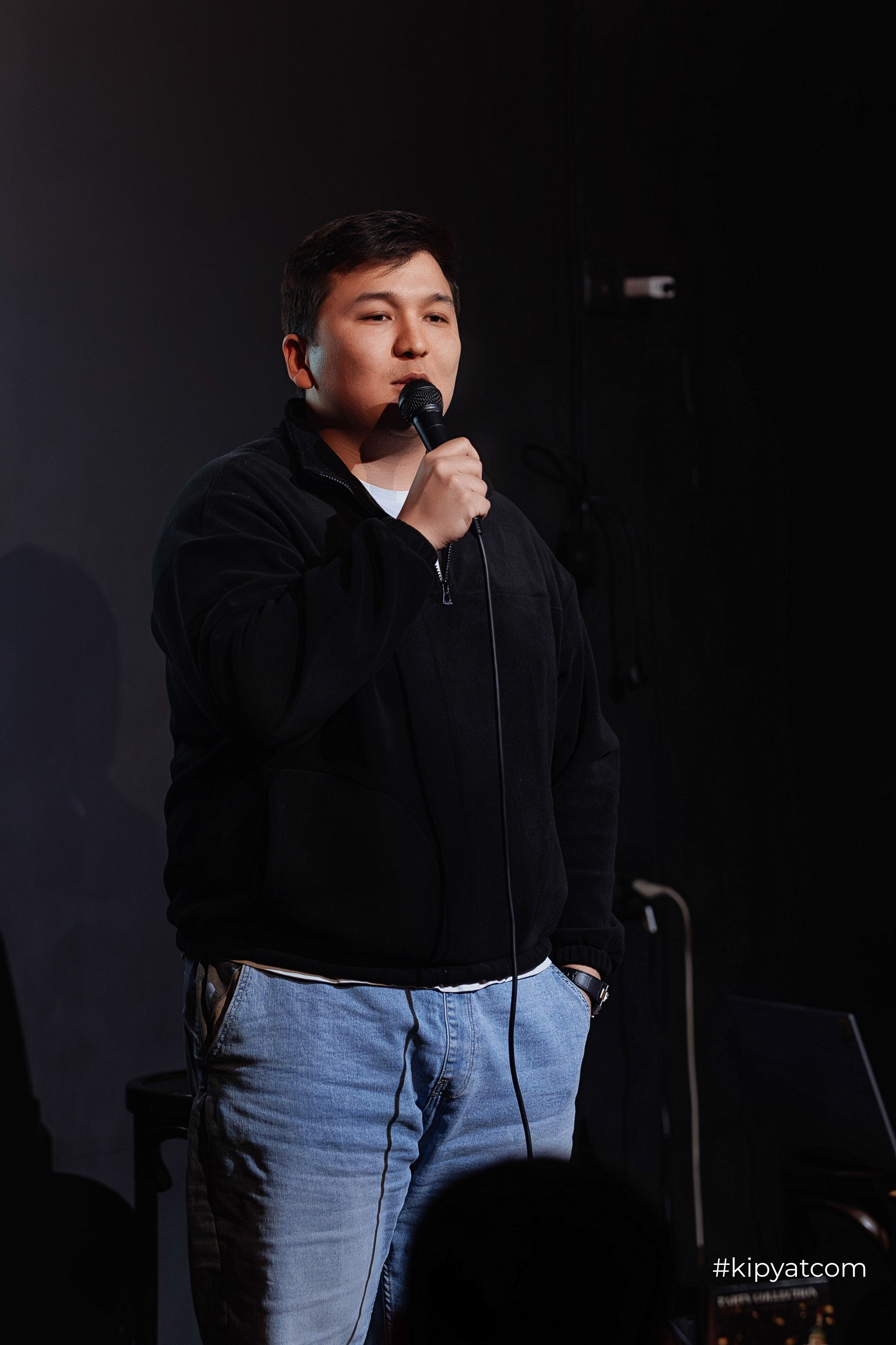 Сольный стендап концерт Александра Меркуль