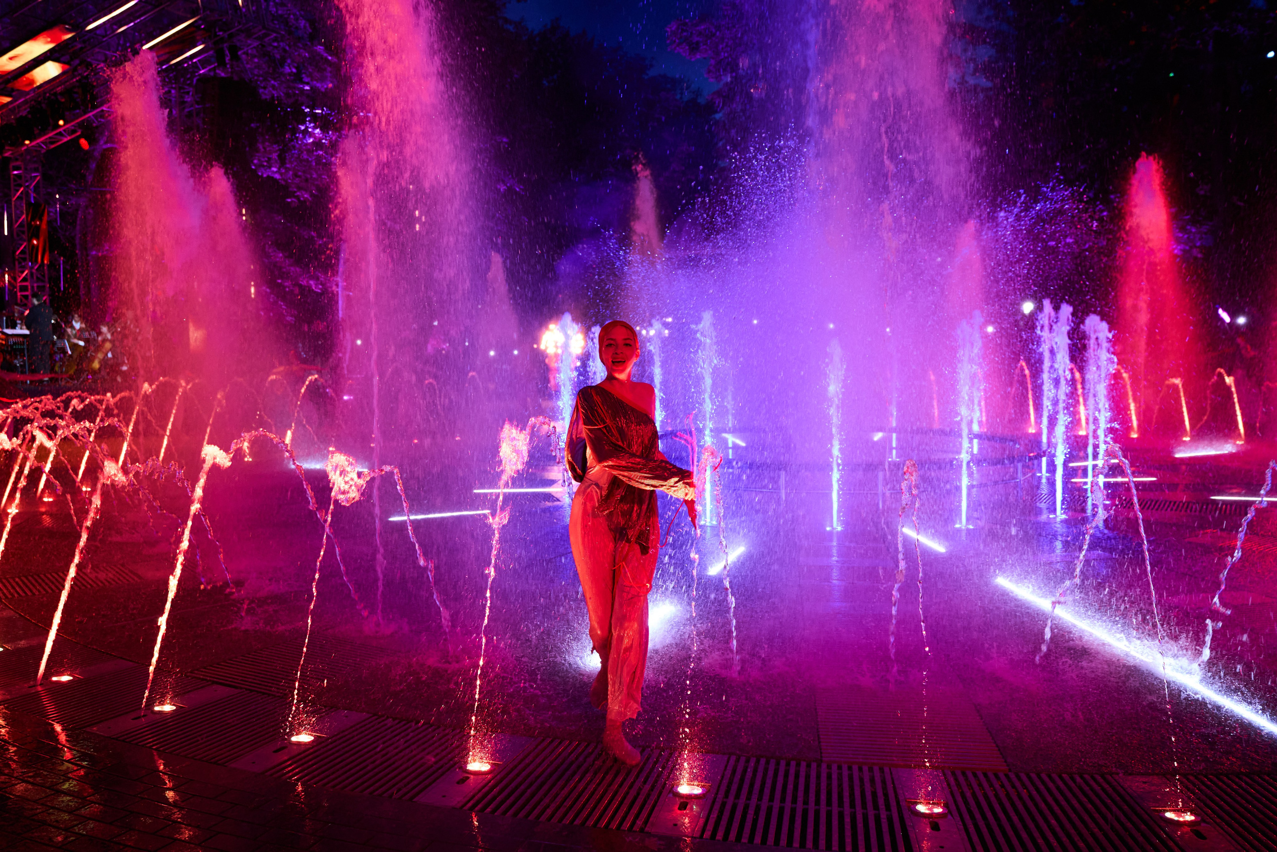 Сбербанк открытие фонтана. Услуги фотографа в Смоленске. Фотограф на свадьбу