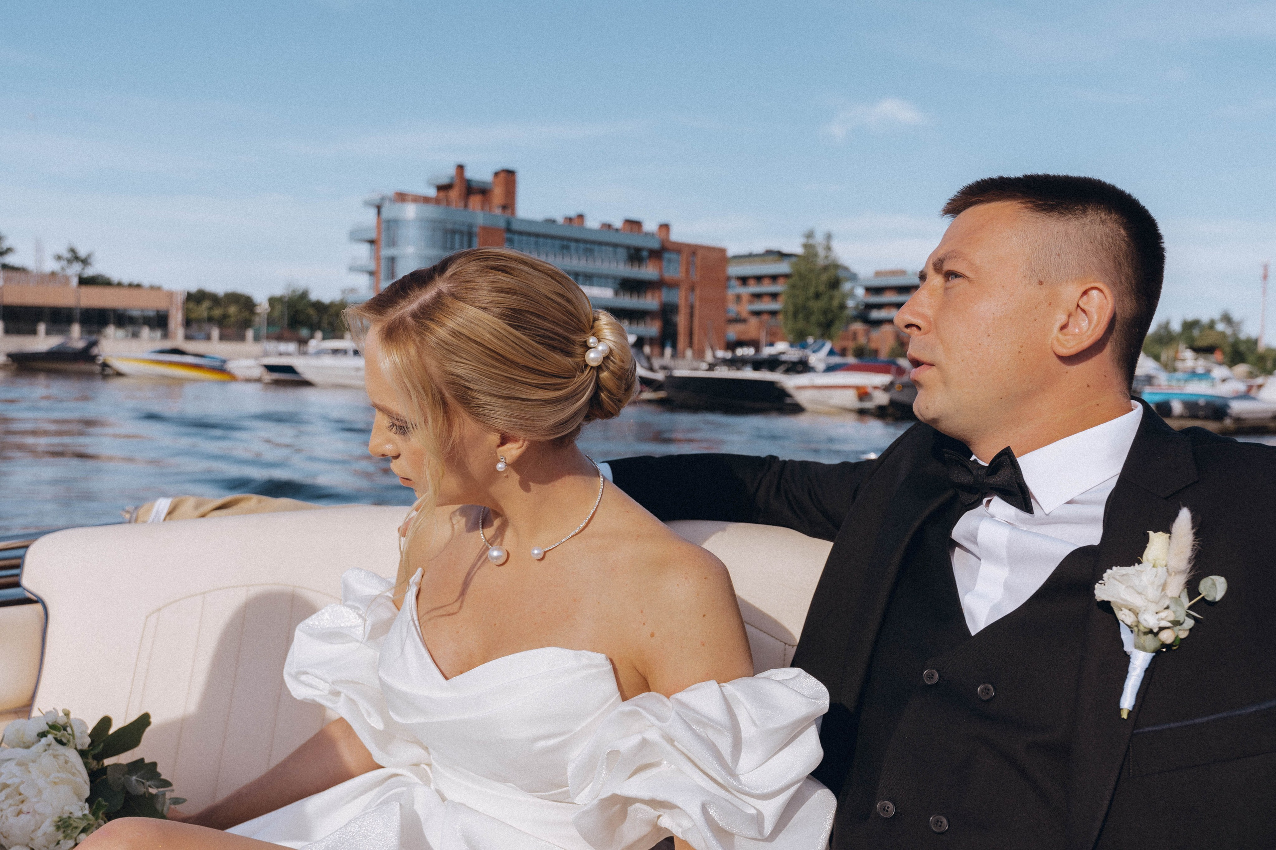 СВАДЕНБНАЯ СЬЕМКА НА КАТЕРЕ ПО КАНАЛАМ САНКТ-ПЕТЕРБУРГА И В АКВАТОРИИ НЕВЫ. Профессиональный фотограф, Санкт-Петербург — Виктория Богомолова