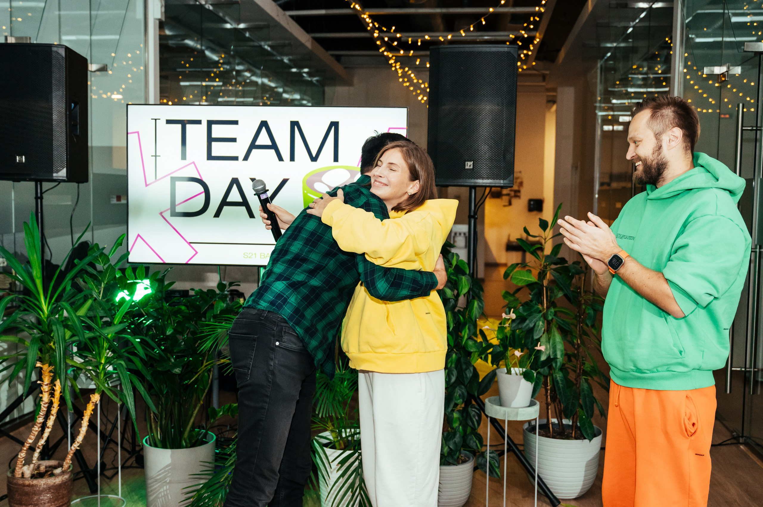 Фотосъёмка корпоратива в офисе в Санкт-Петербурге. Анастасия Петрович фотограф, фотокорреспондент в Москве и Санкт-Петербурге. Фотосъёмка репортажа, мероприятия, корпоративная съёмка, контент