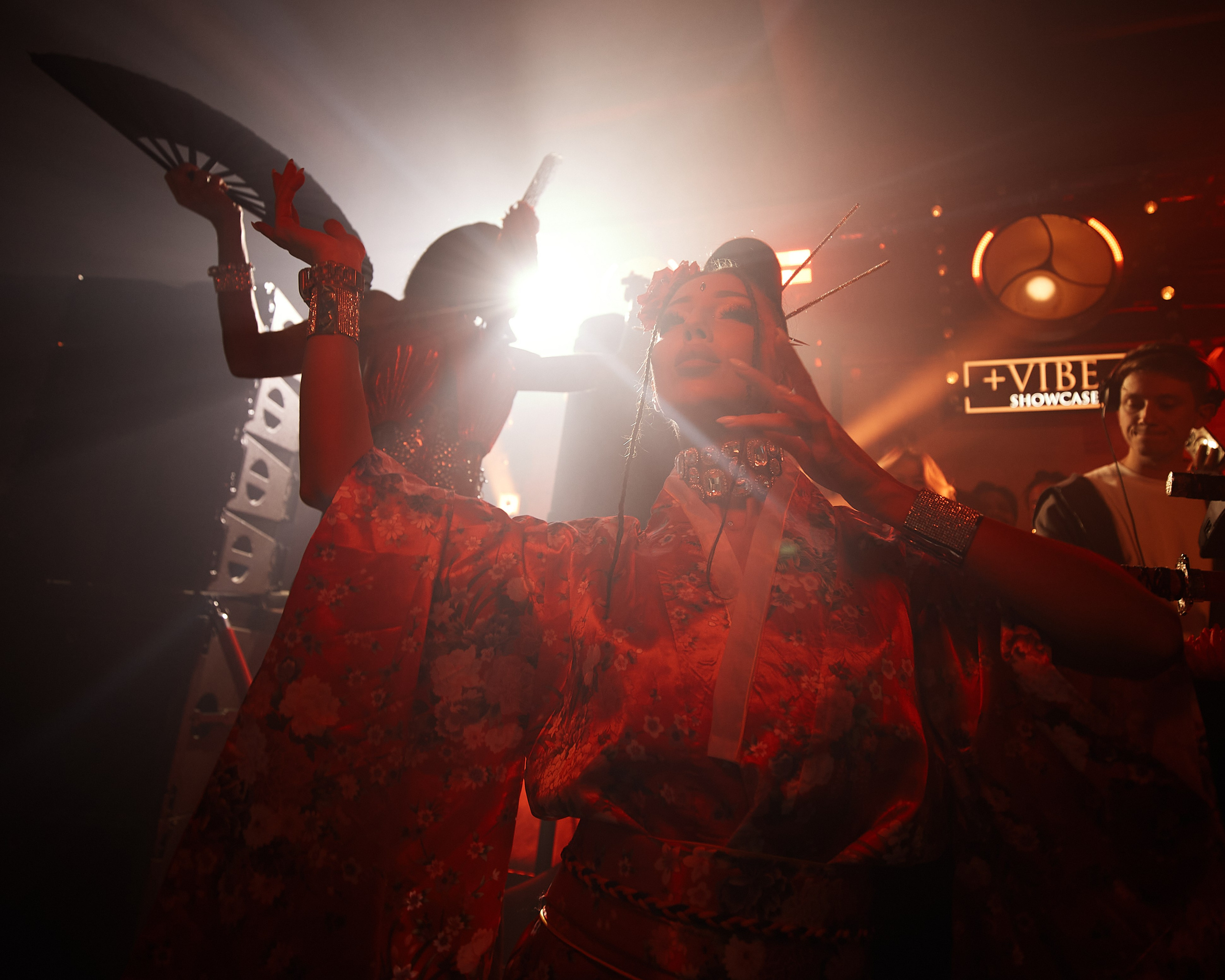 PLUS VIBE Party. Репортажный фотограф в Москве Дмитрий Масленников