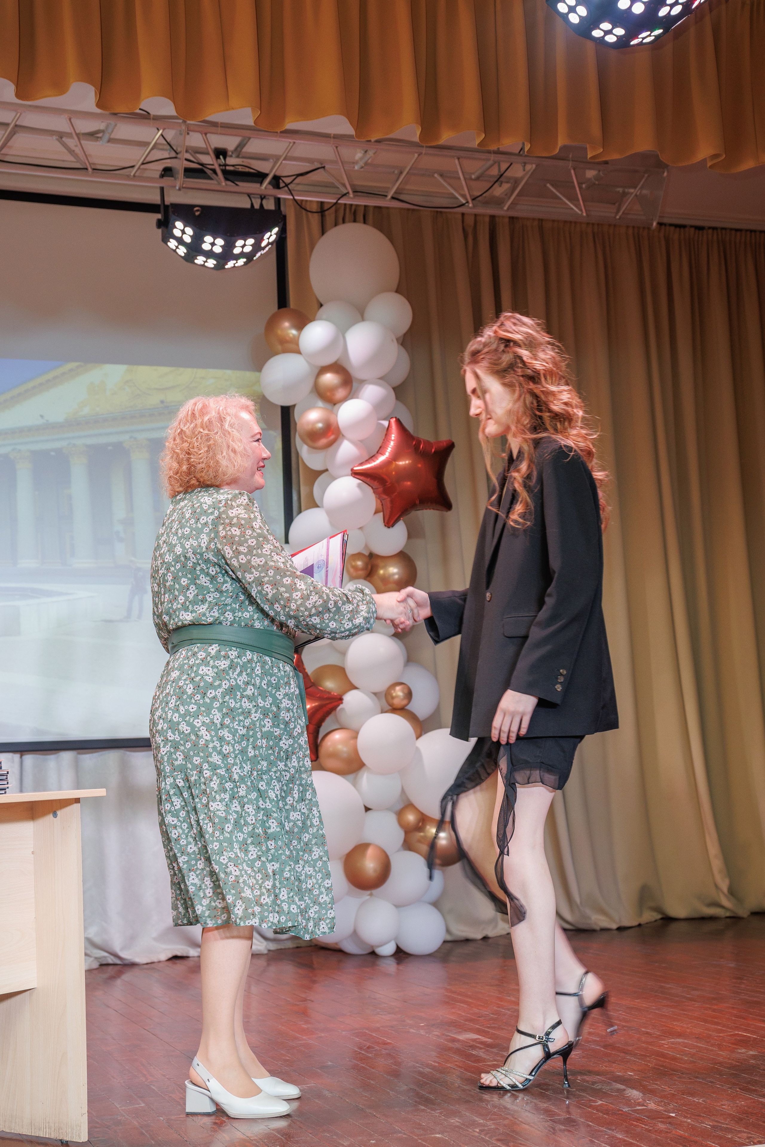 Вручение аттестатов. Свадебный и семейный фотограф в Новосибирске Ирина Дорошкова