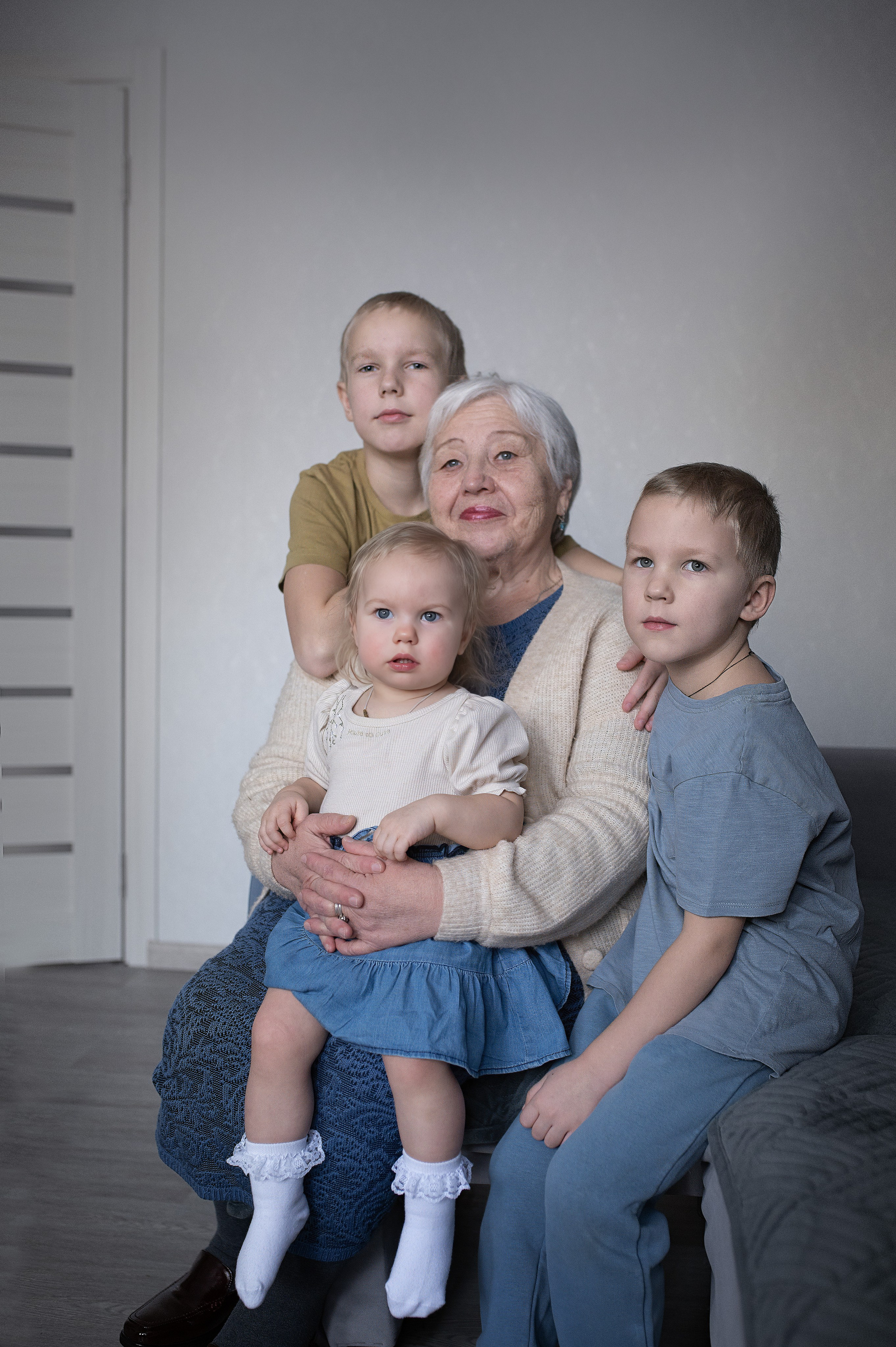 Семья Ляминых дома. Фотографы крещения/венчания  Красноярск Татьяна и Вячеслав Переваловы