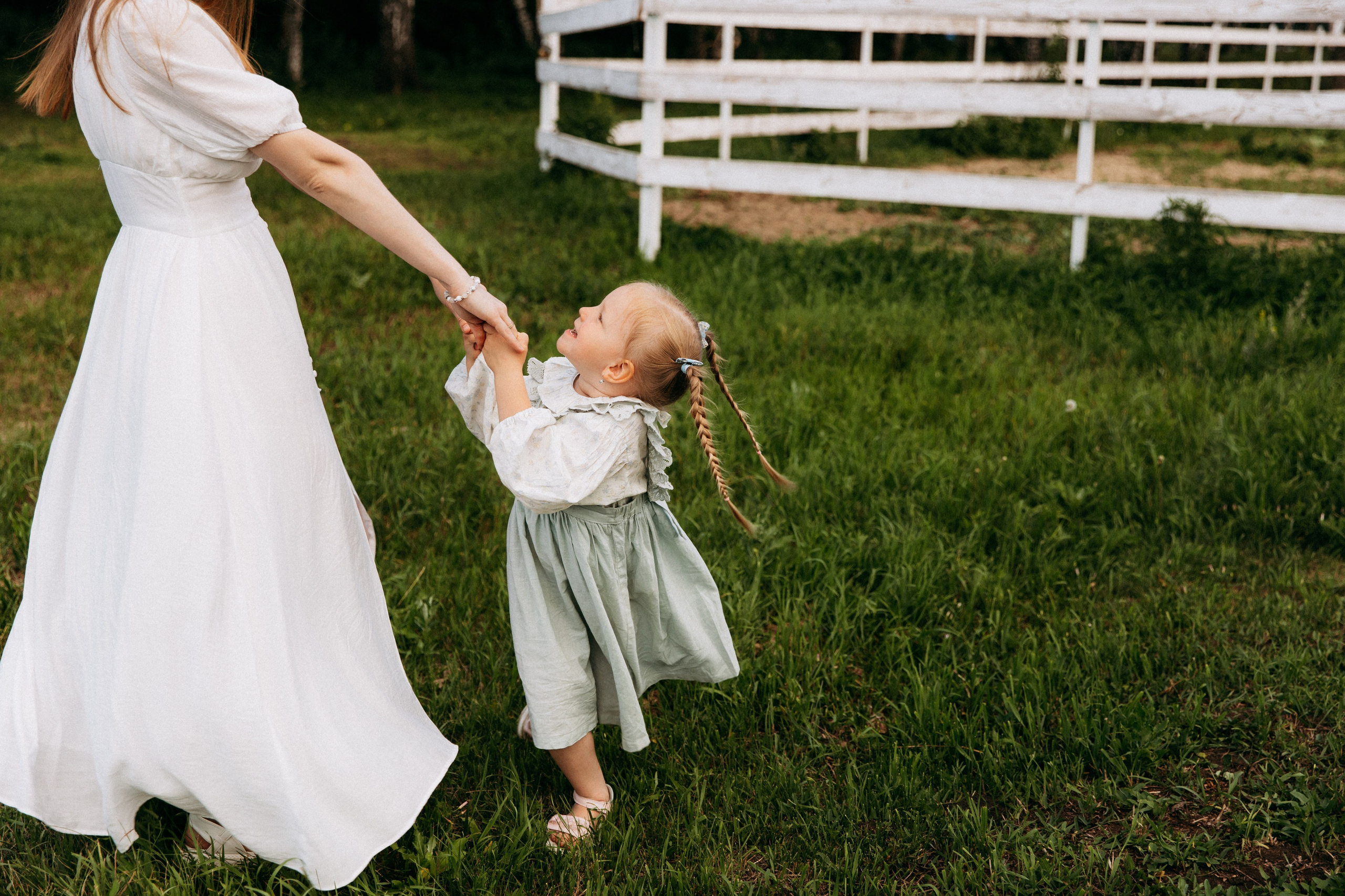 Мира и её семья. Главная