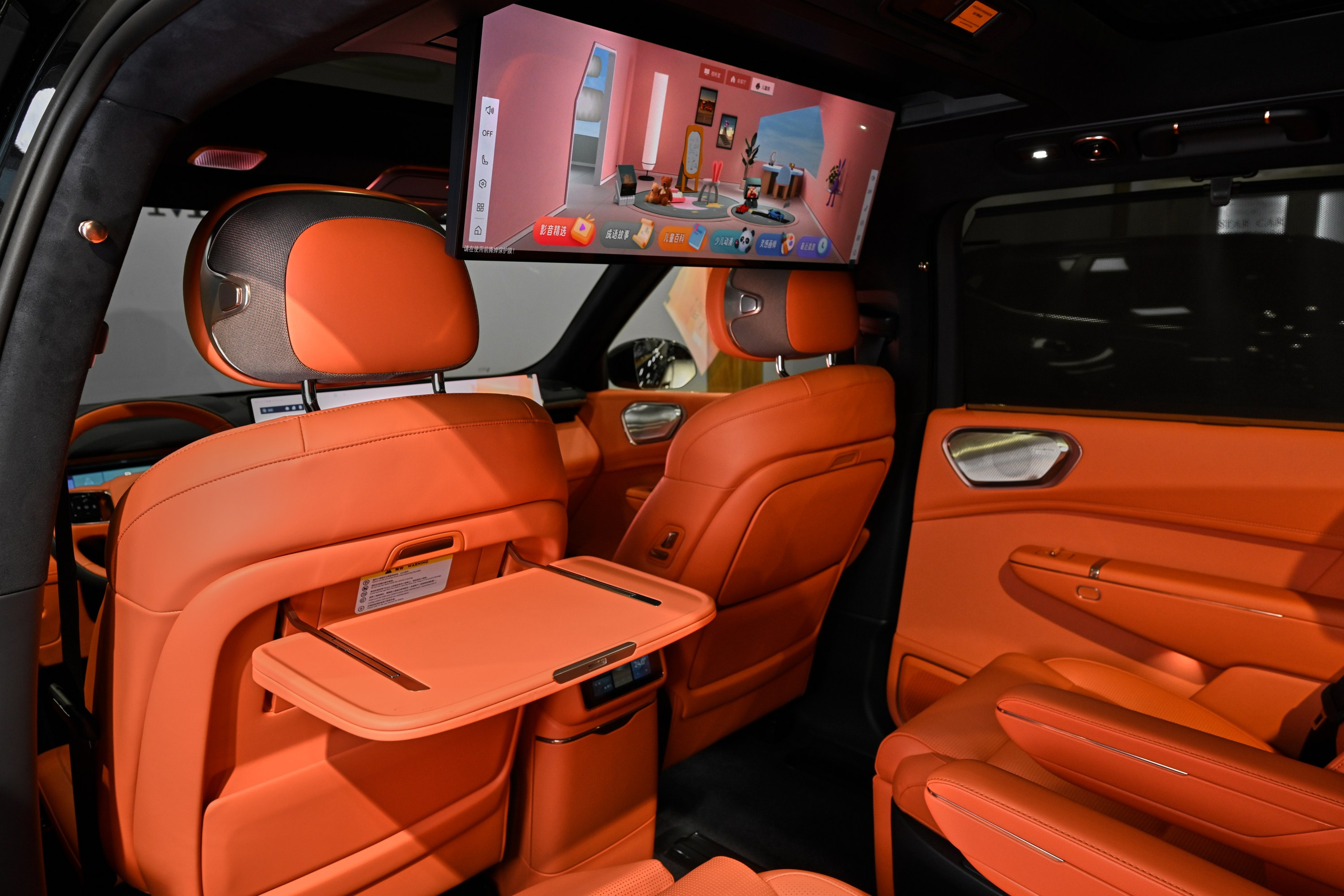 Автосалон Star Car. Автомобильный и интерьерный фотограф в Минске Александр Тагаев