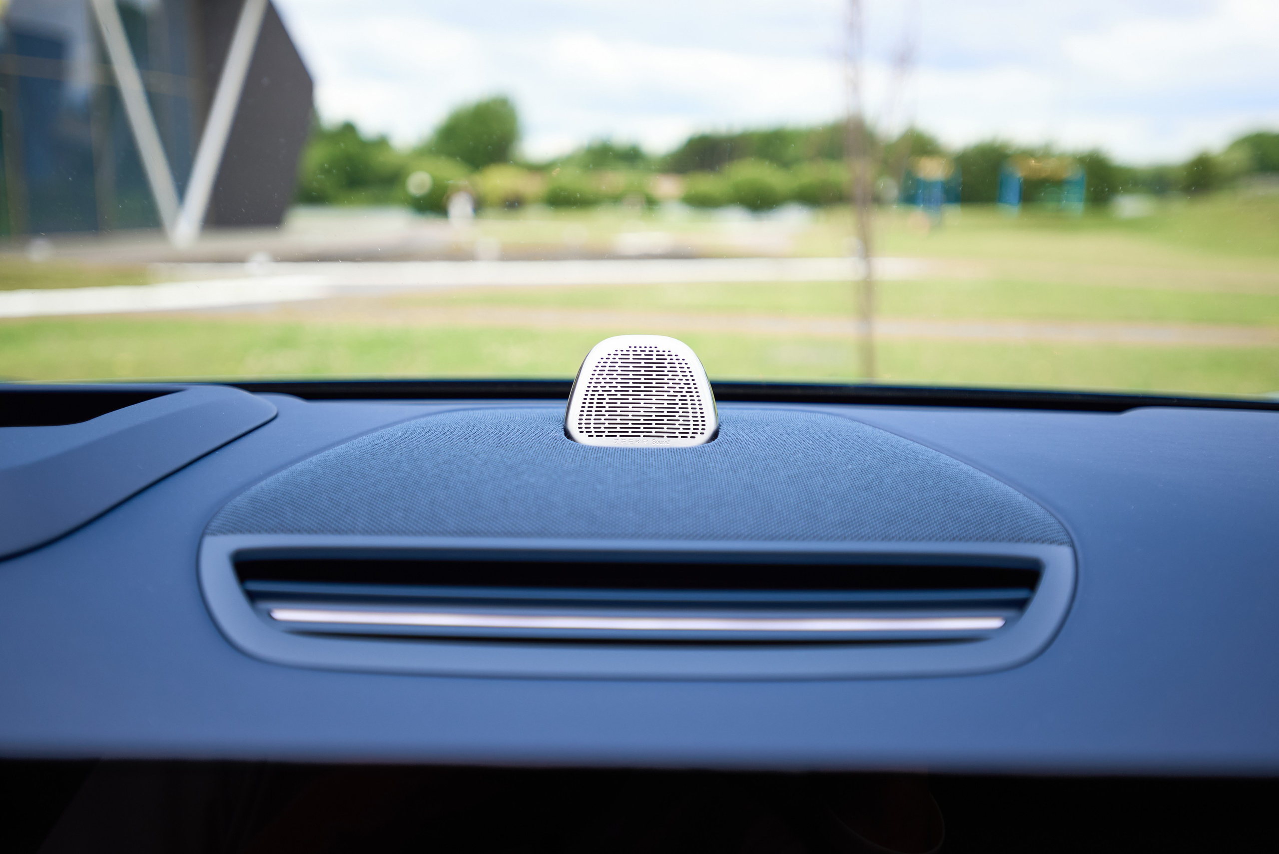 Zeekr 007. Автомобильный и интерьерный фотограф в Минске Александр Тагаев