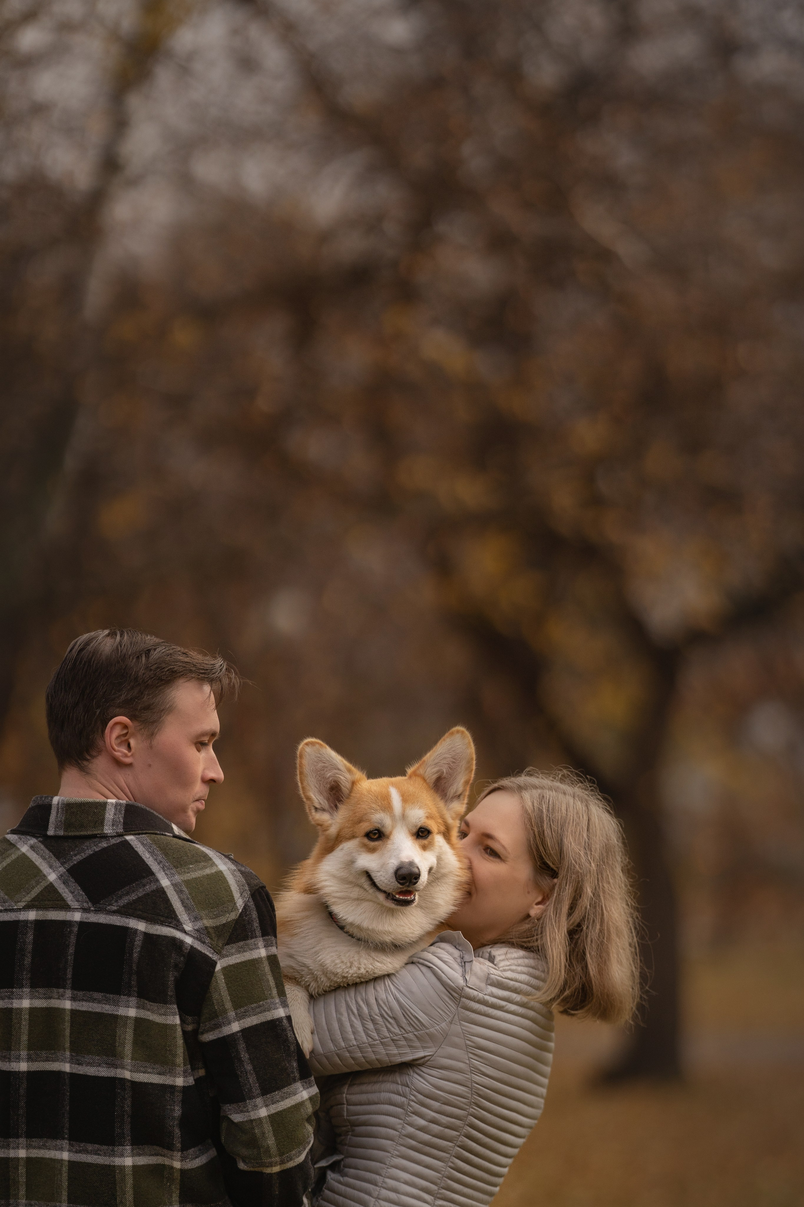 Ольга с семьей и их коргибанда. Kameramotor74