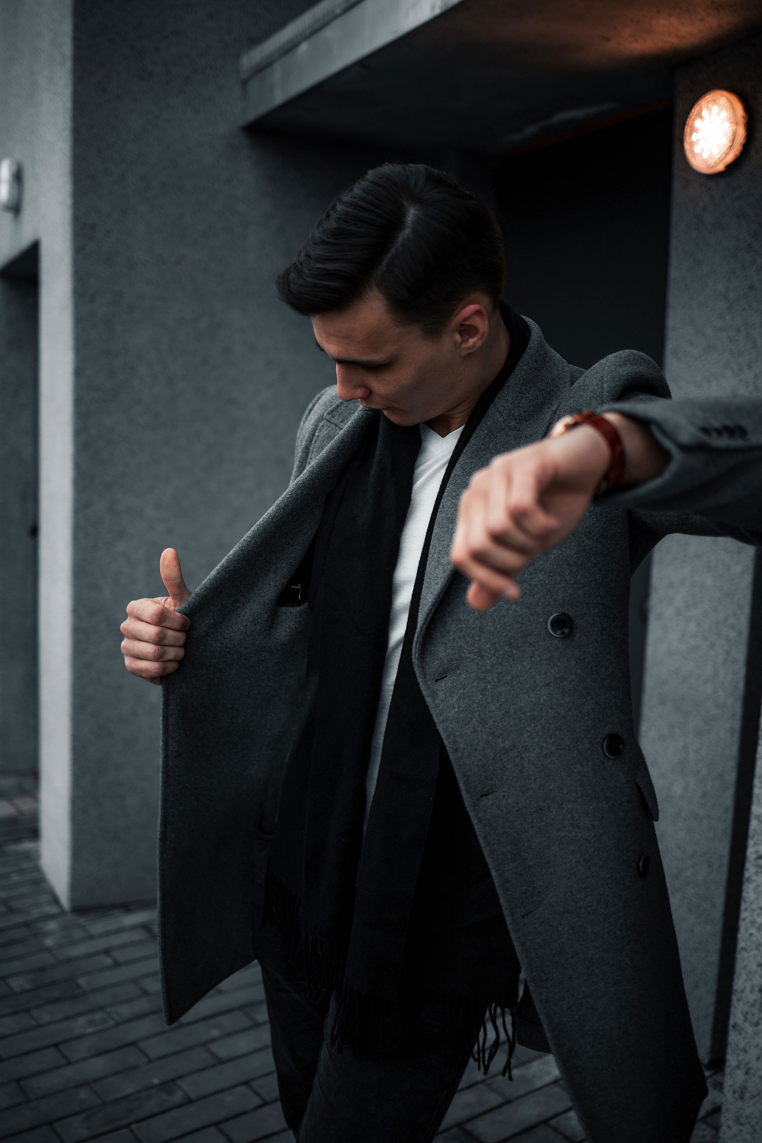 Мужская съемка в пальто в Ижевске. Бизнес фотограф Ижевск — Назаров Роман