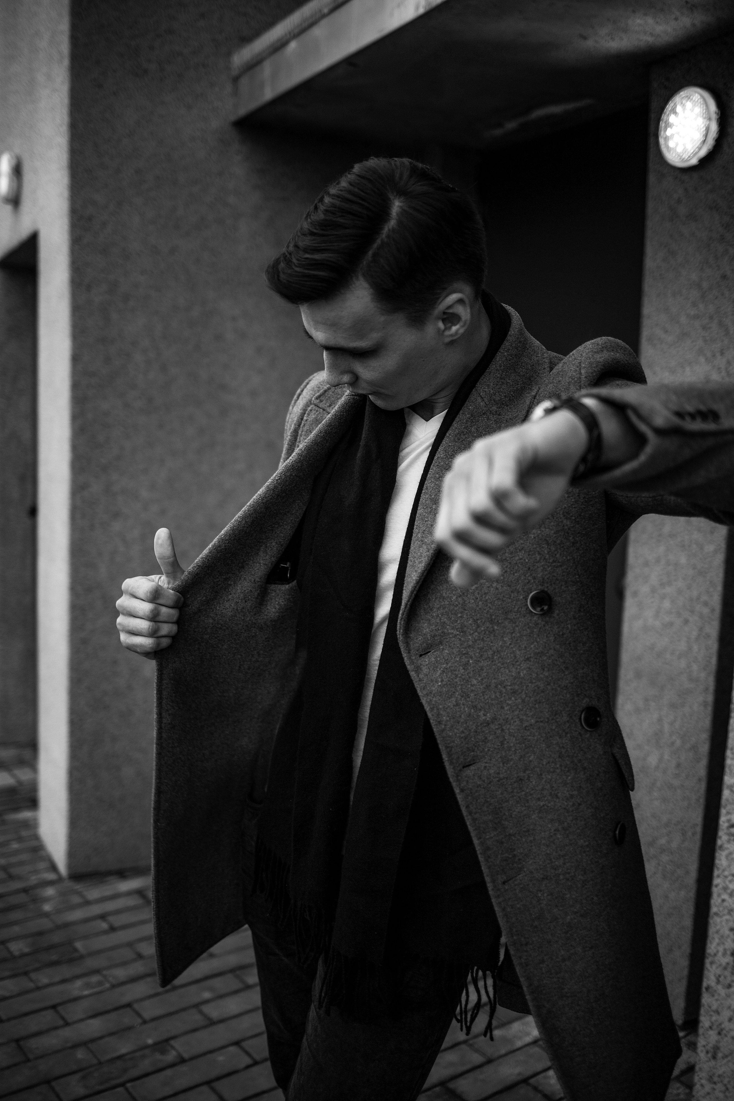 Мужская съемка в пальто в Ижевске. Бизнес фотограф Ижевск — Назаров Роман