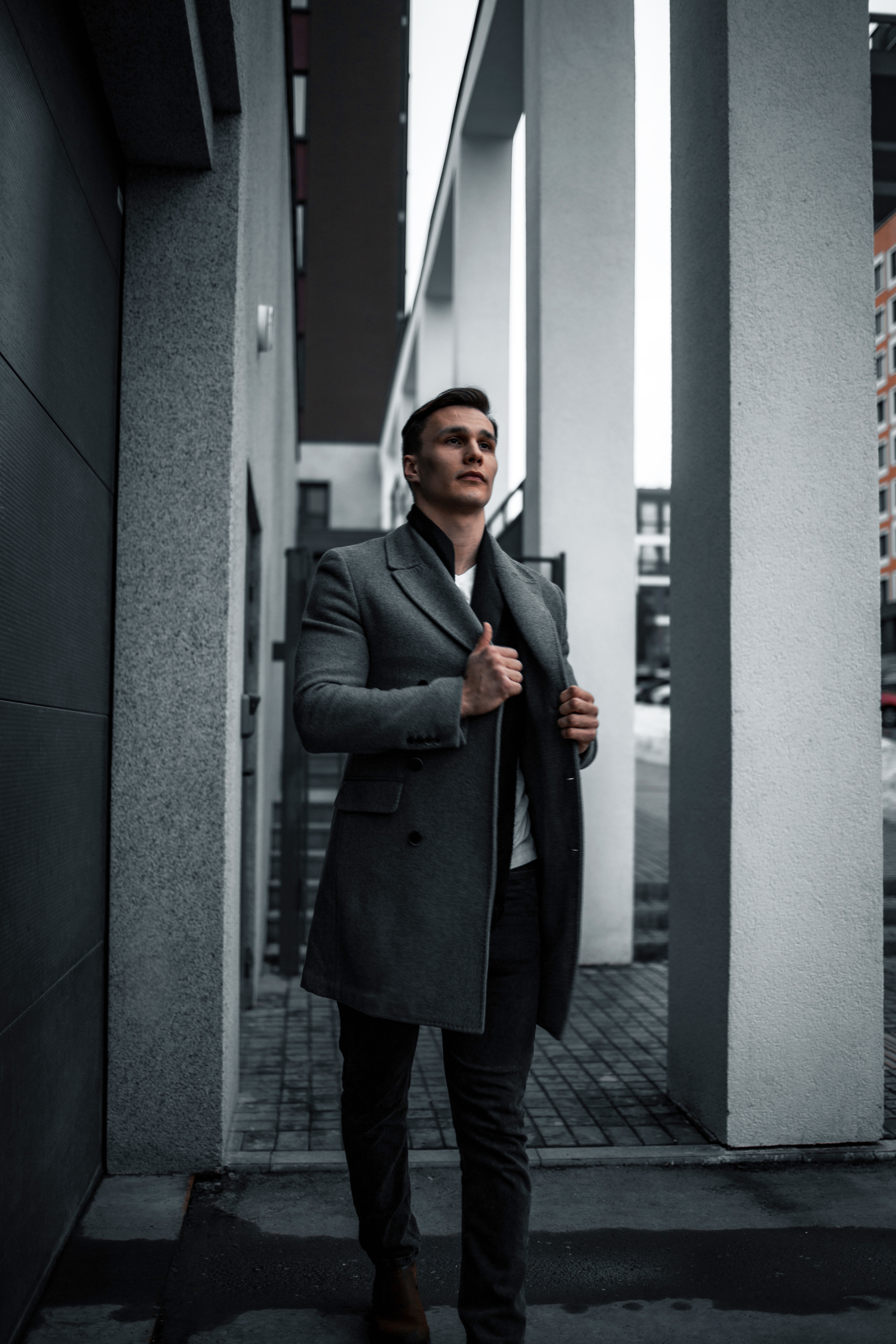 Мужская съемка в пальто в Ижевске. Бизнес фотограф Ижевск — Назаров Роман