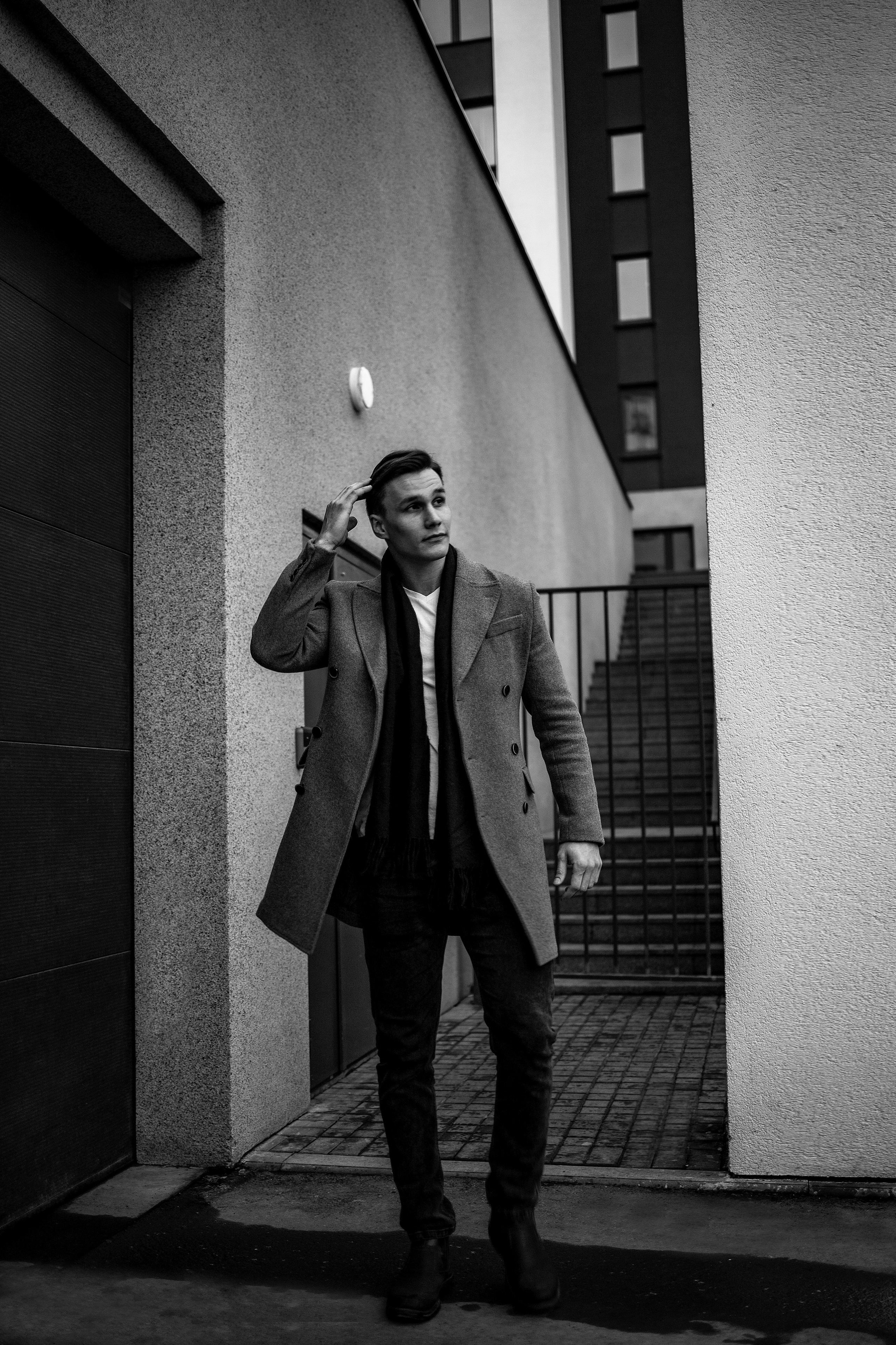 Мужская съемка в пальто в Ижевске. Бизнес фотограф Ижевск — Назаров Роман