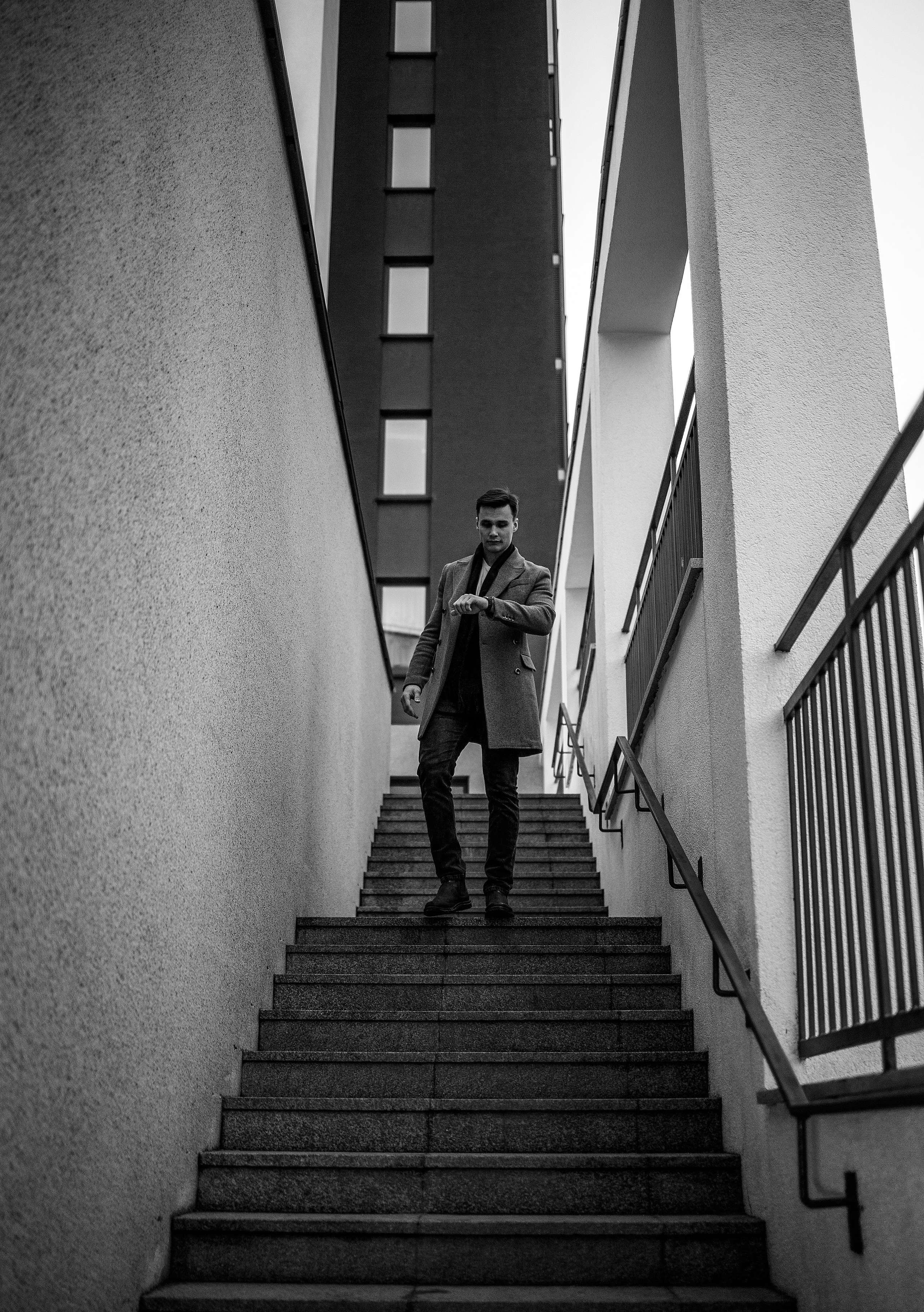 Мужская съемка в пальто в Ижевске. Бизнес фотограф Ижевск — Назаров Роман