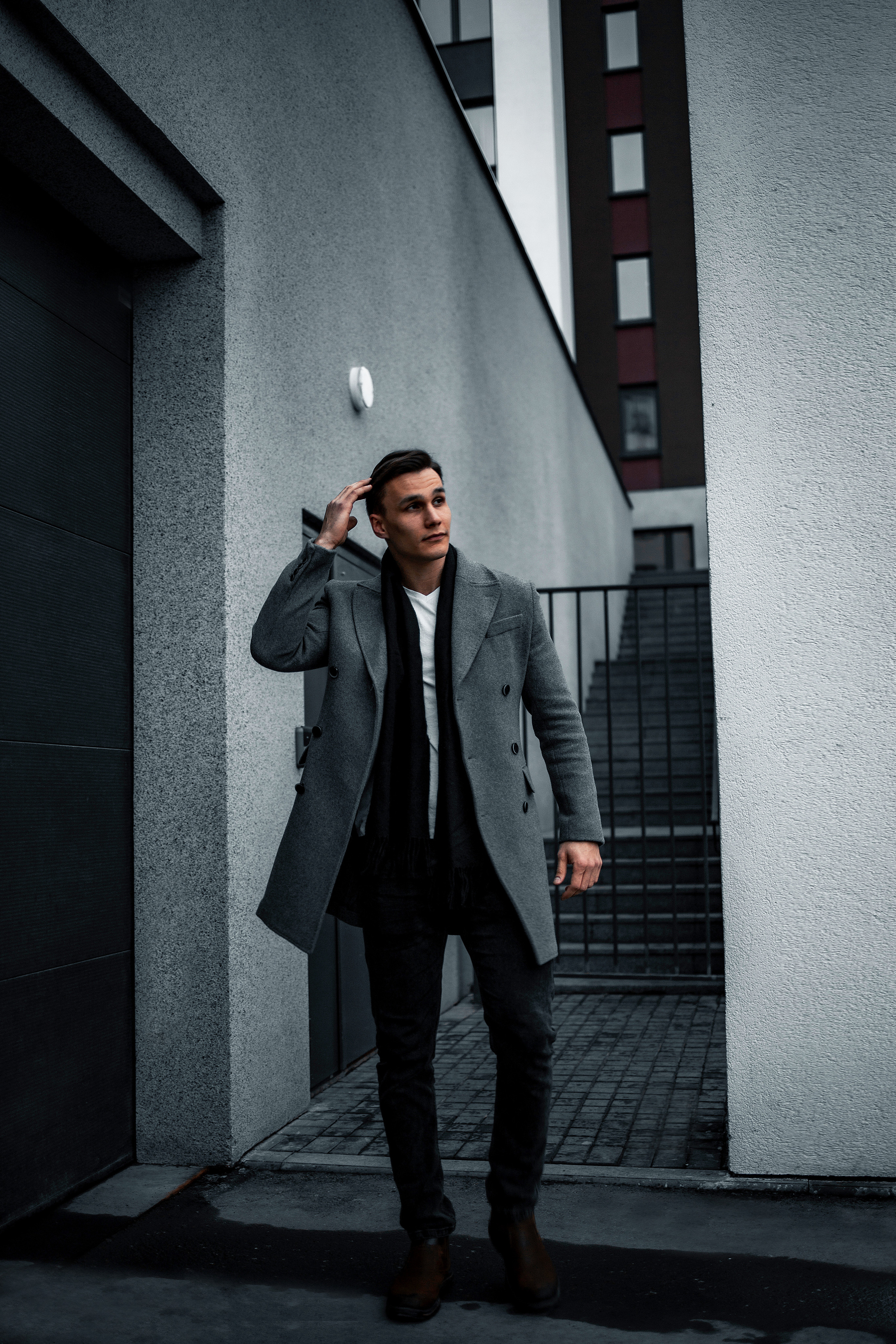Мужская съемка в пальто в Ижевске. Бизнес фотограф Ижевск — Назаров Роман