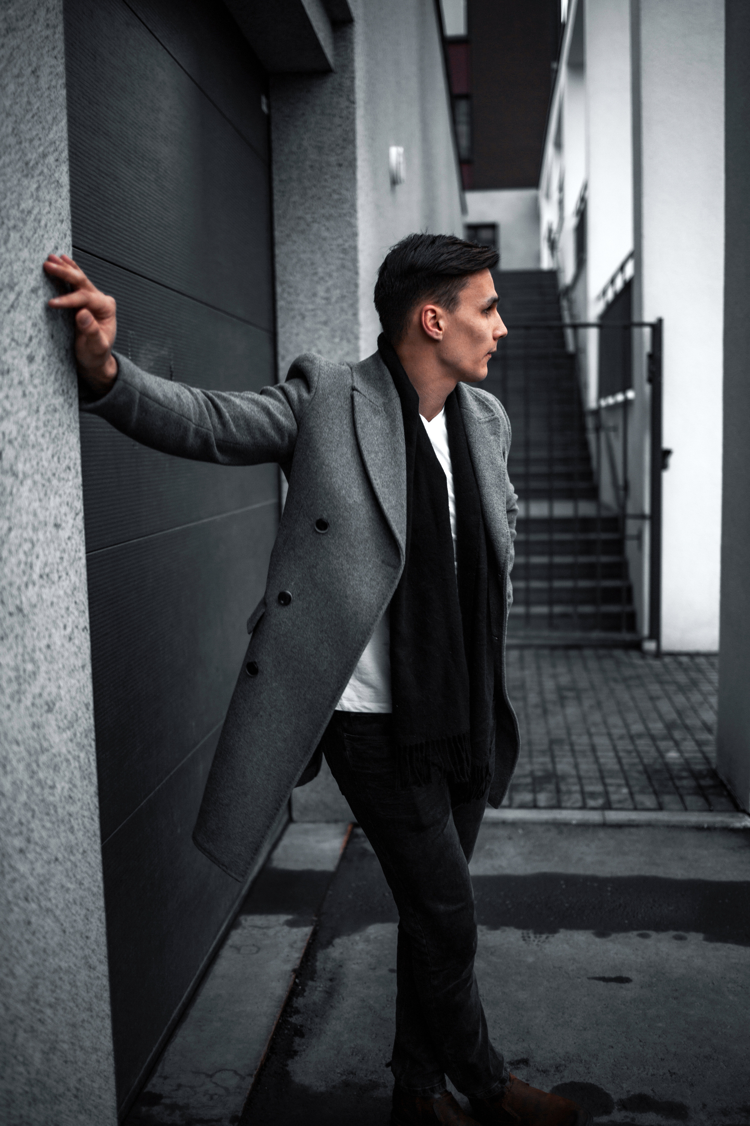 Мужская съемка в пальто в Ижевске. Бизнес фотограф Ижевск — Назаров Роман