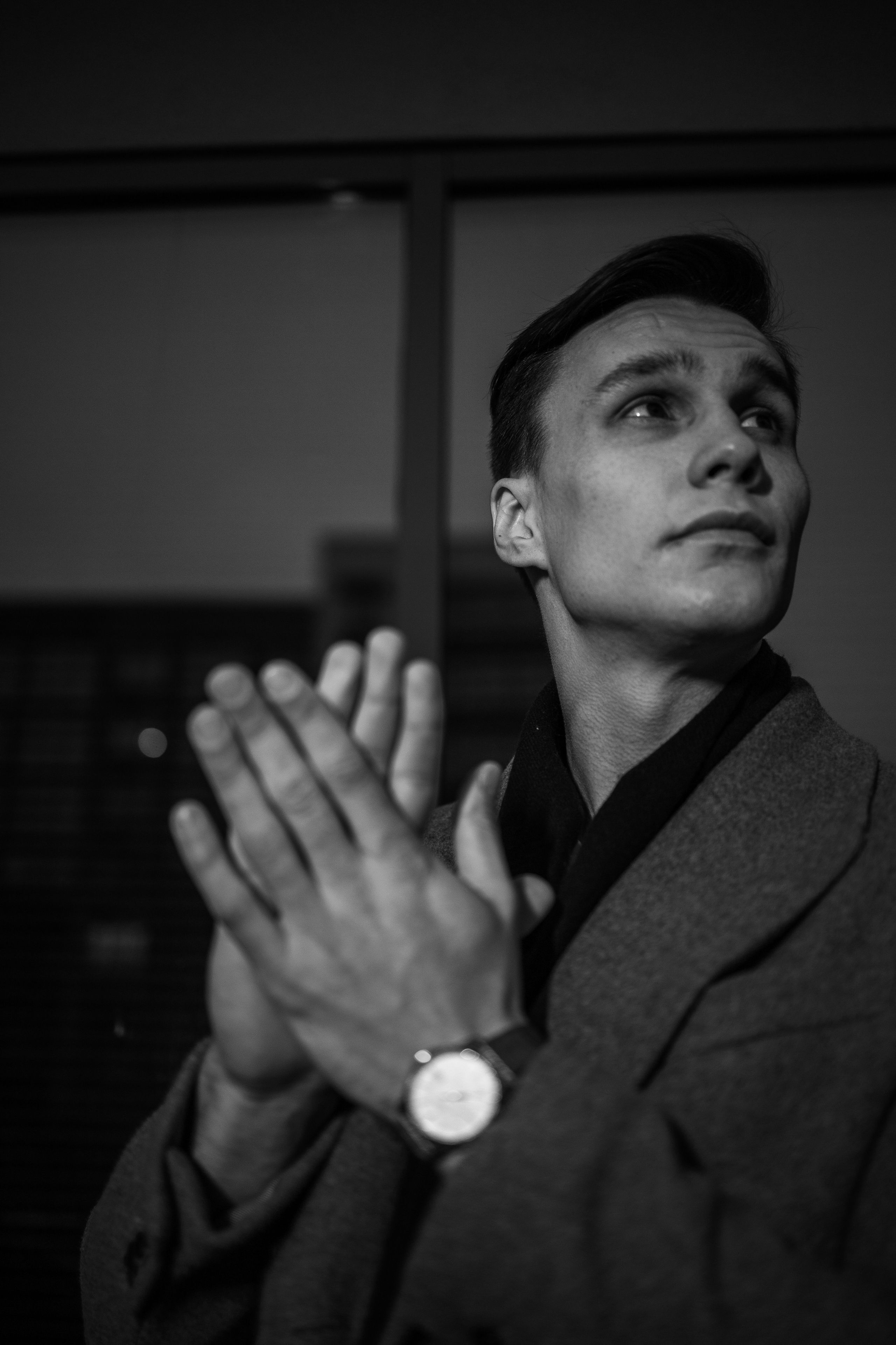 Мужская съемка в пальто в Ижевске. Бизнес фотограф Ижевск — Назаров Роман