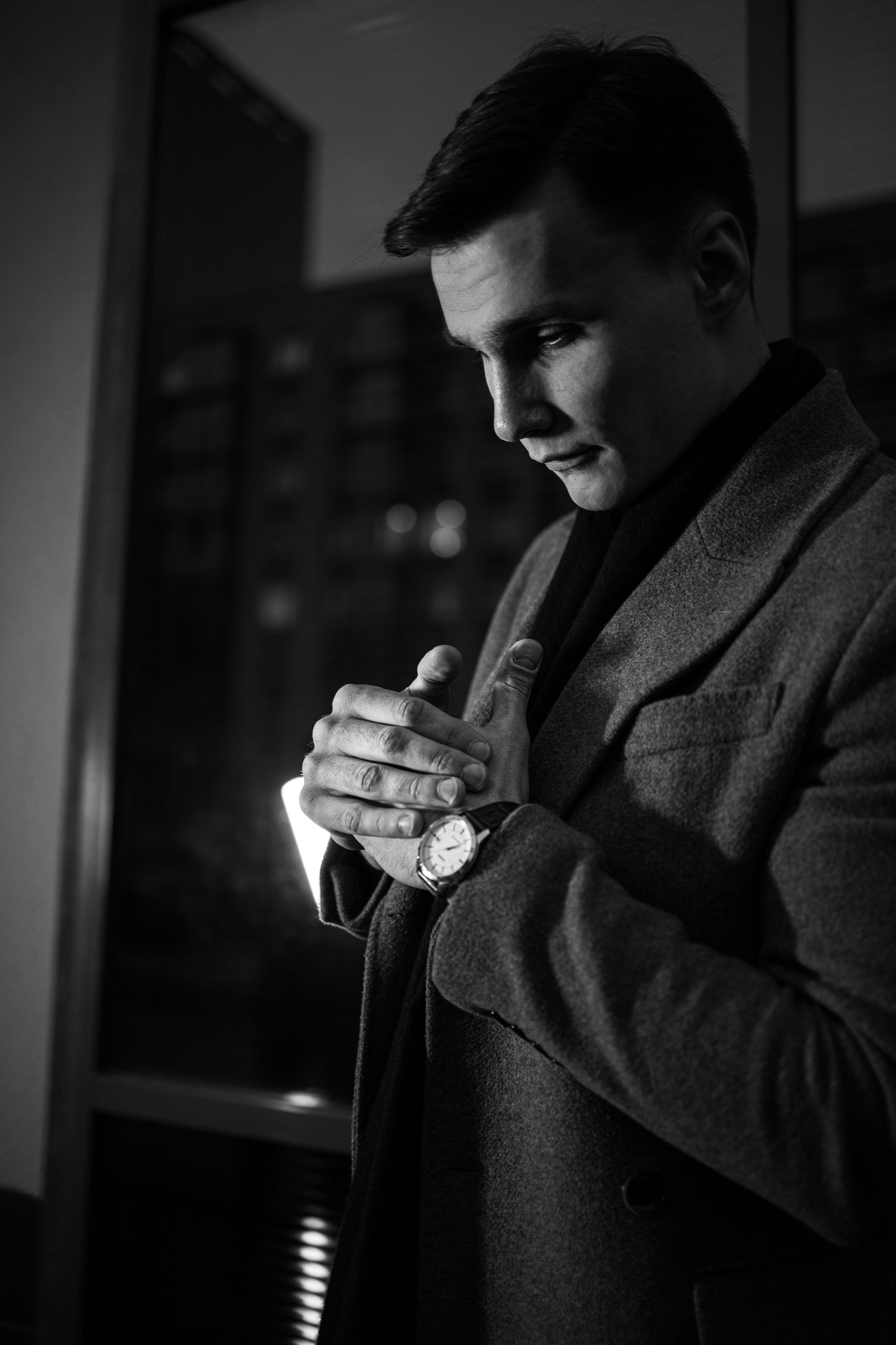 Мужская съемка в пальто в Ижевске. Бизнес фотограф Ижевск — Назаров Роман