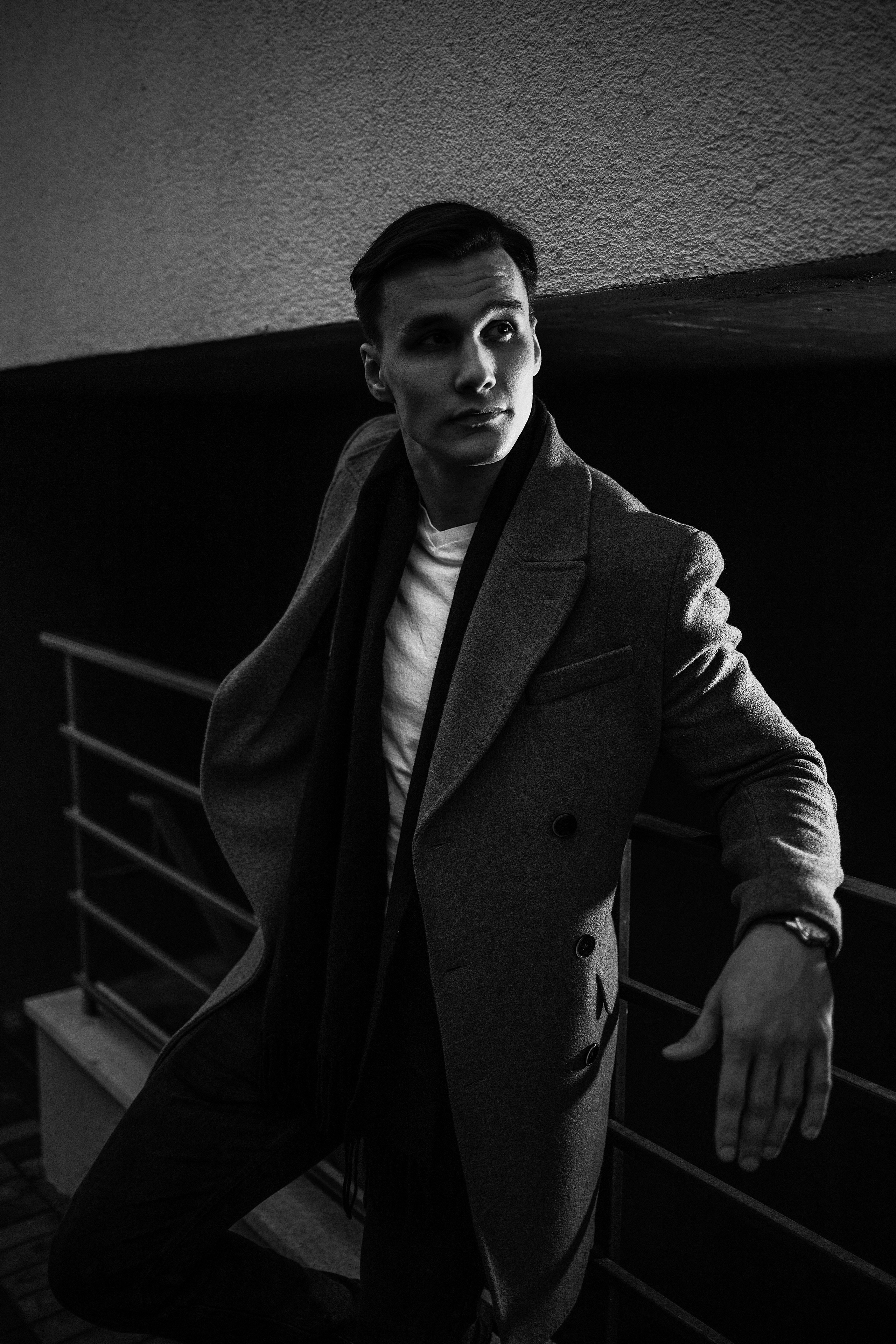 Мужская съемка в пальто в Ижевске. Бизнес фотограф Ижевск — Назаров Роман