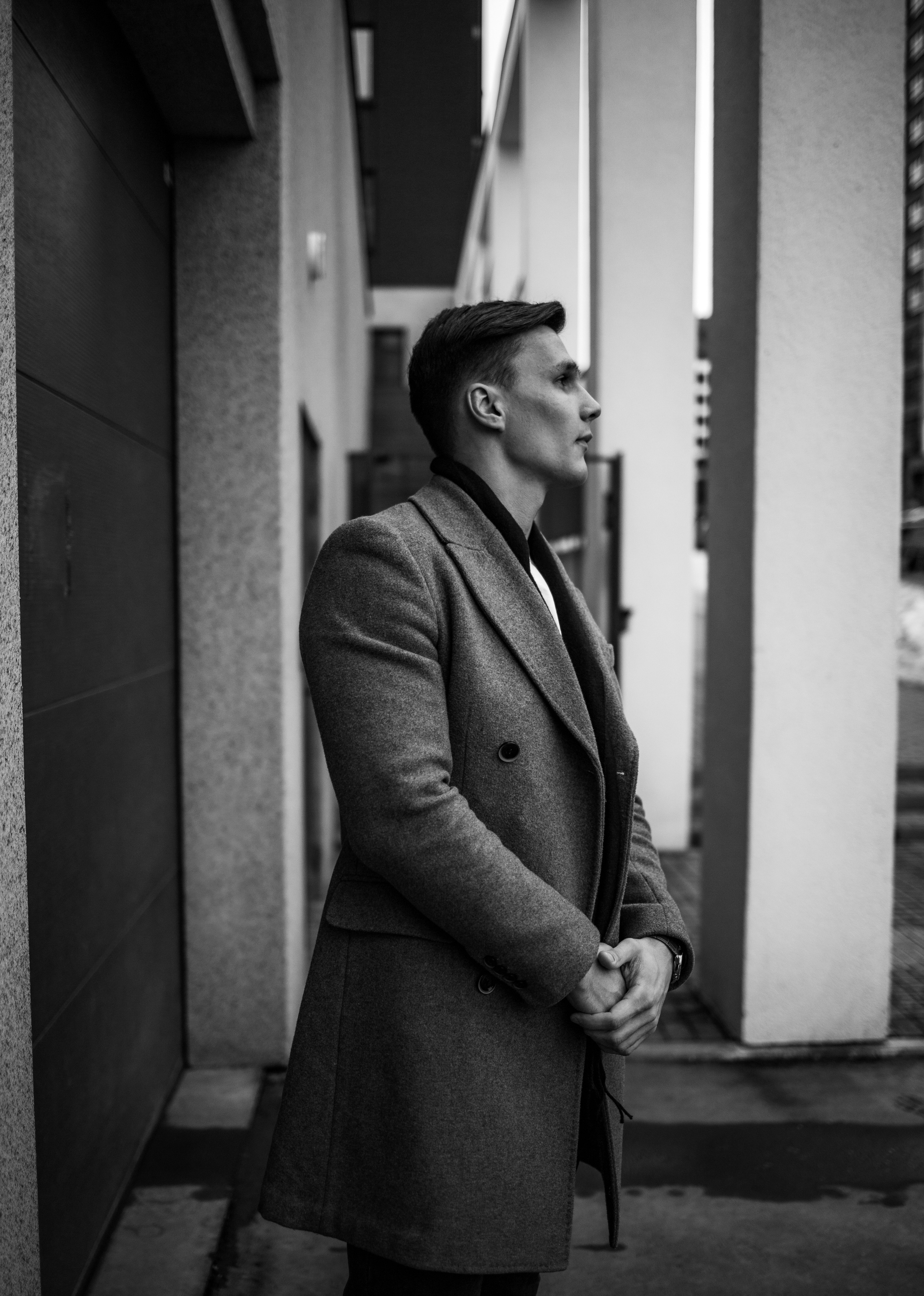 Мужская съемка в пальто в Ижевске. Бизнес фотограф Ижевск — Назаров Роман