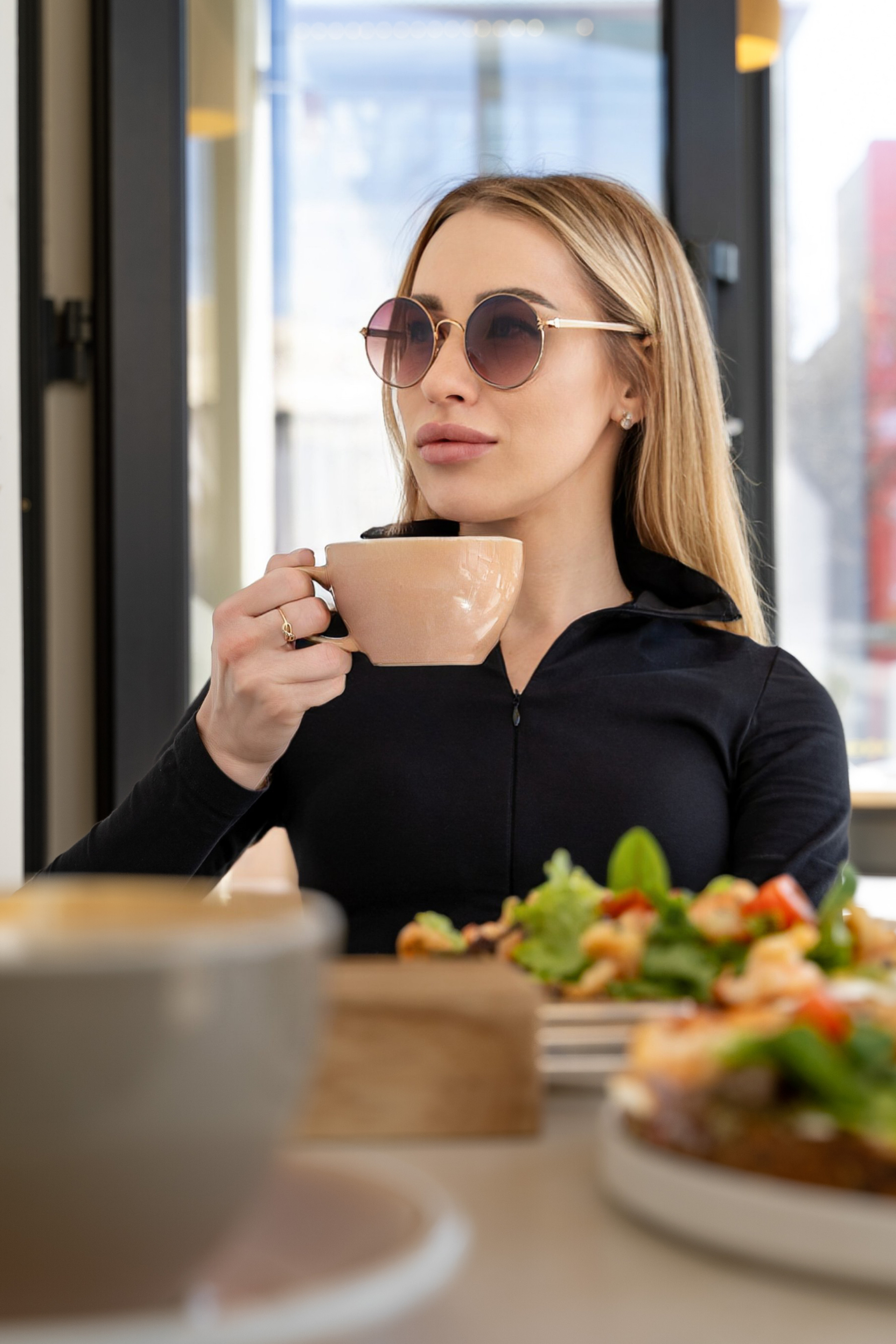 Юлия, контент в кофейне. Анастасия Дунаева. Фотограф в Севастополе