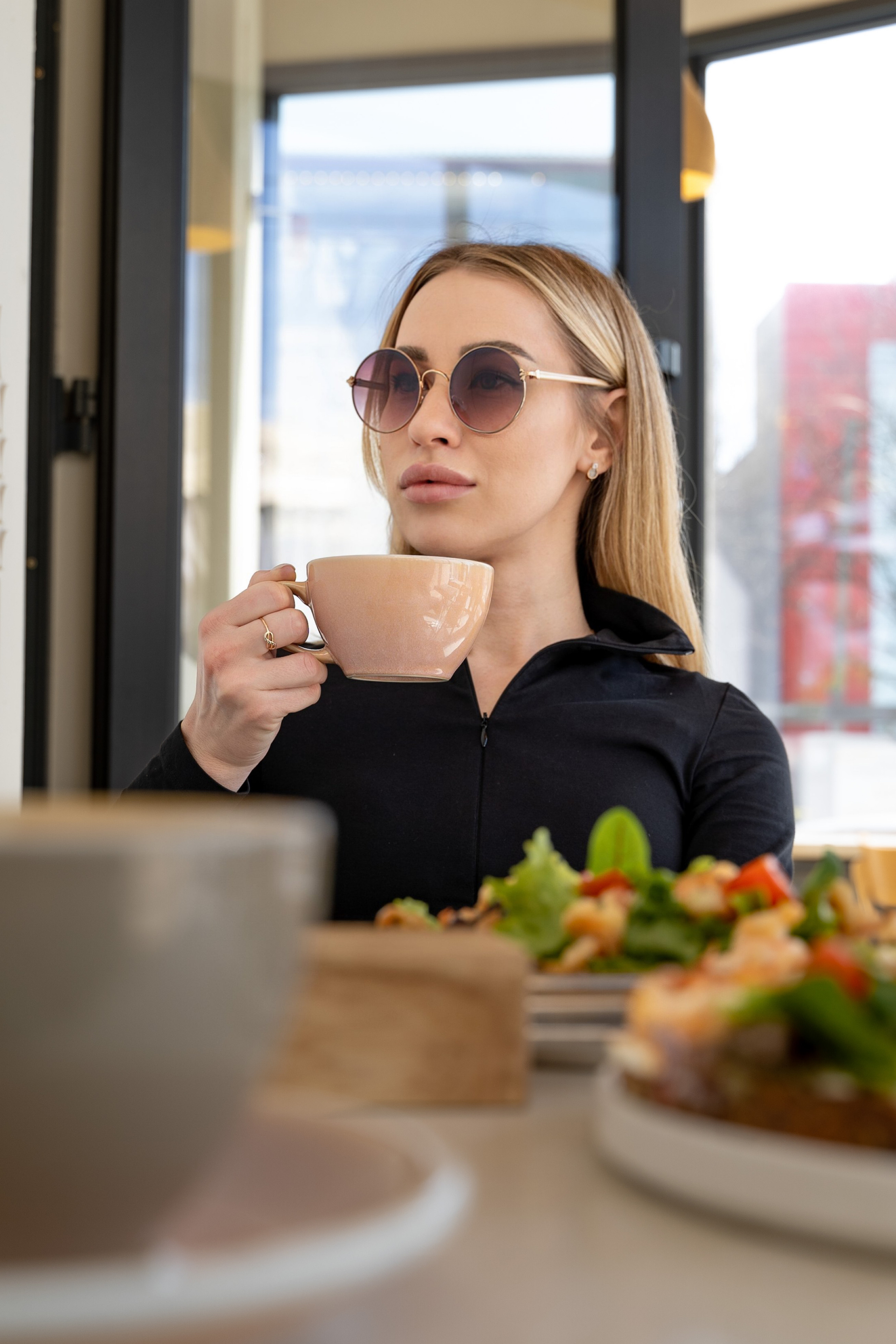 Юлия, контент в кофейне. Анастасия Дунаева. Фотограф в Севастополе