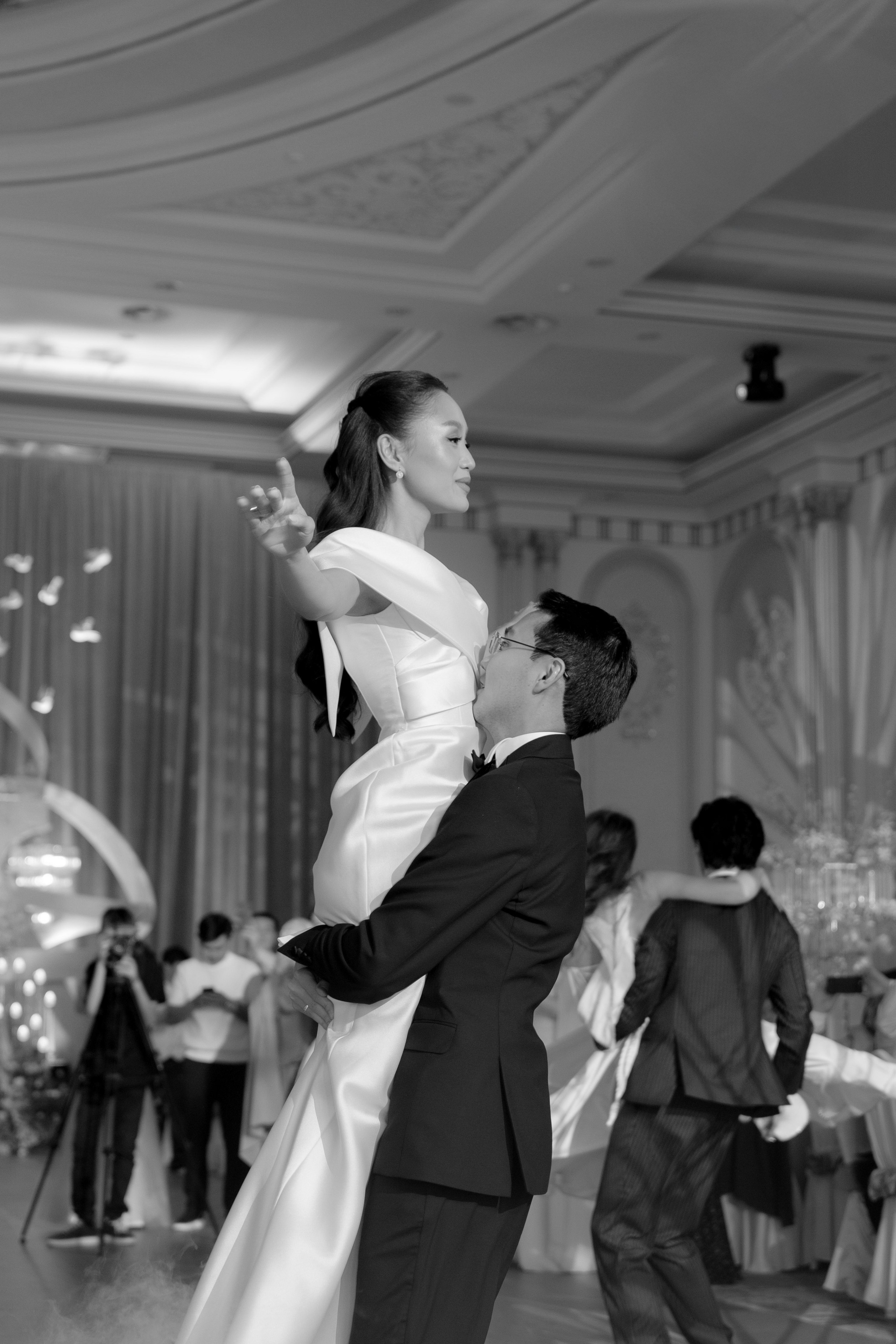 NURZHAN & LYAZZAT «MAHABBAT KOKTEMI». ___________________________________________________