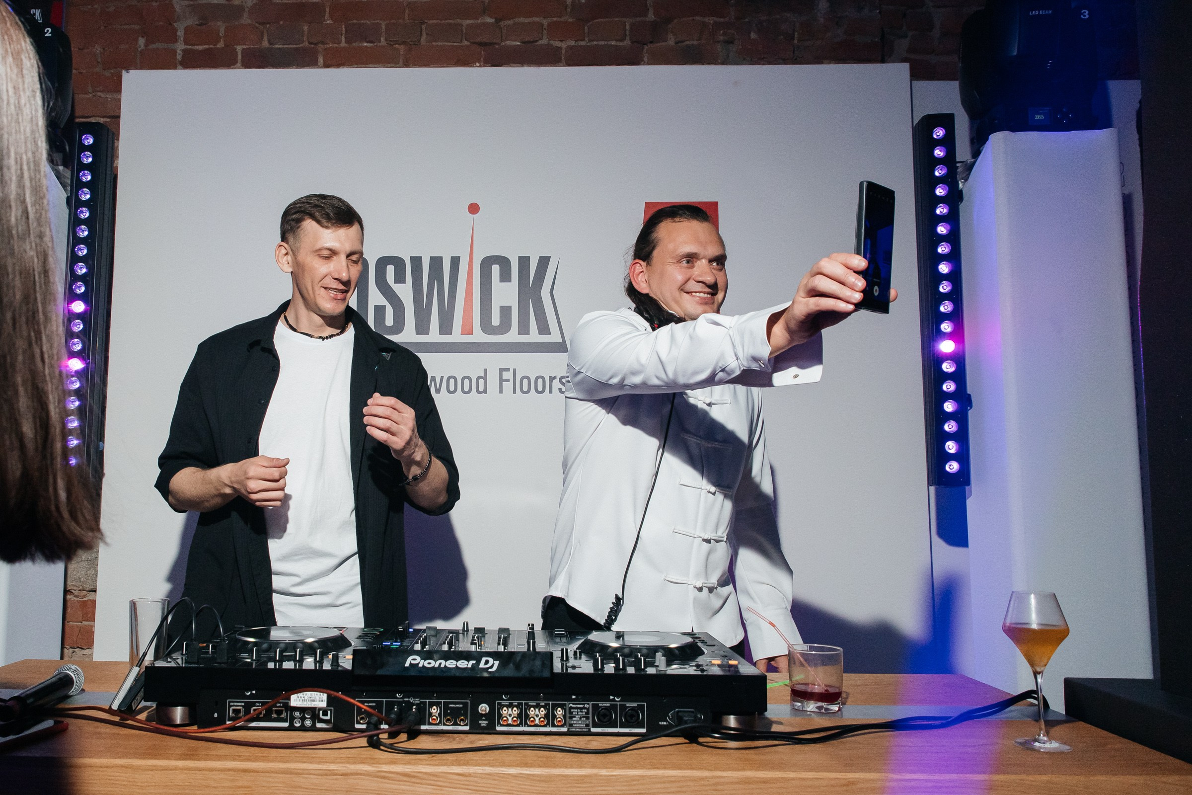 Вечеринка в Coswick. Свадебный и репортажный фотограф в Новосибирске Федор Гладков