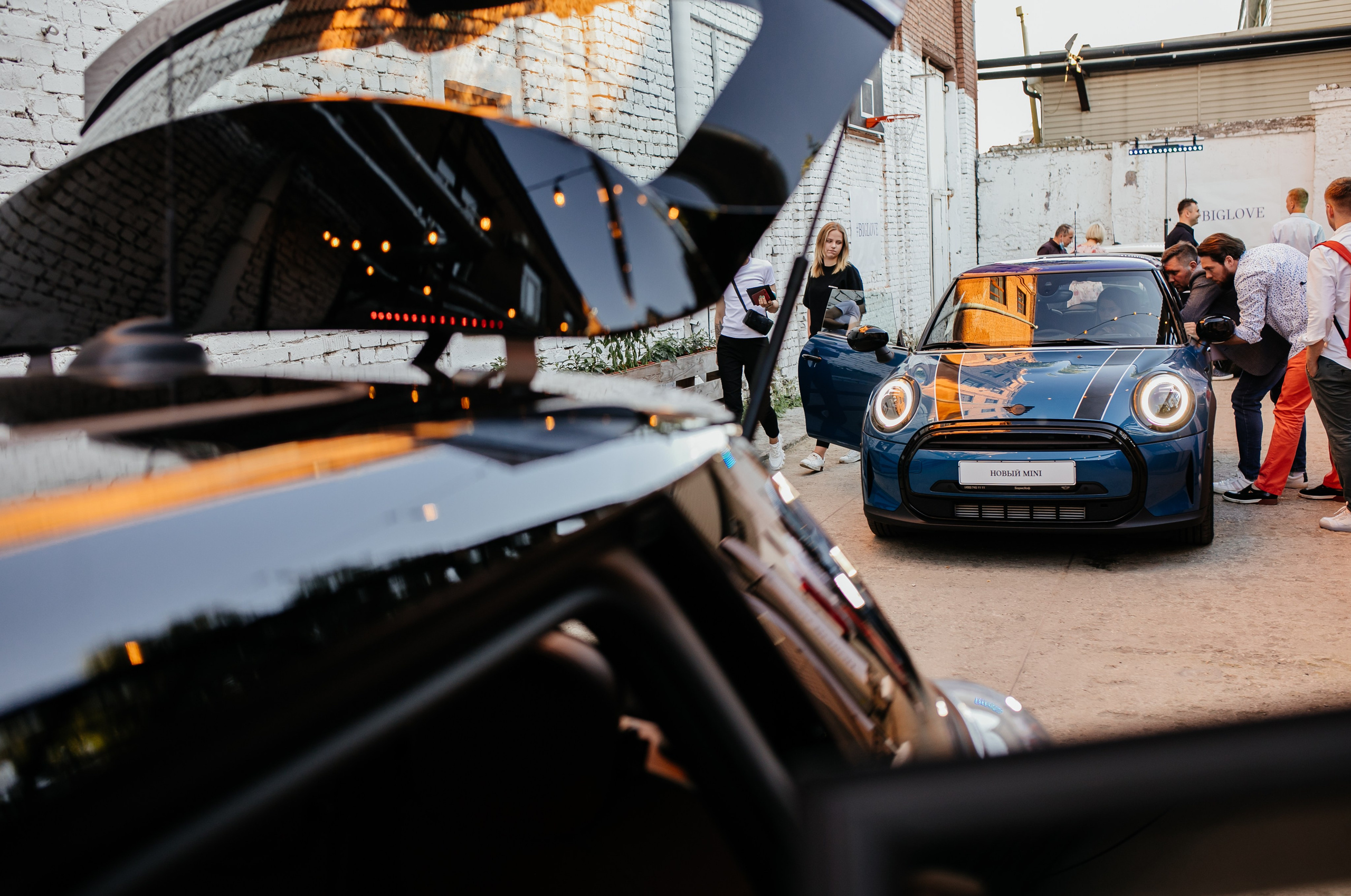New MINI Cooper в Гоголь Центре. Репортажный, event, концертный и backstage фотограф из Москвы Виталий Кривцов