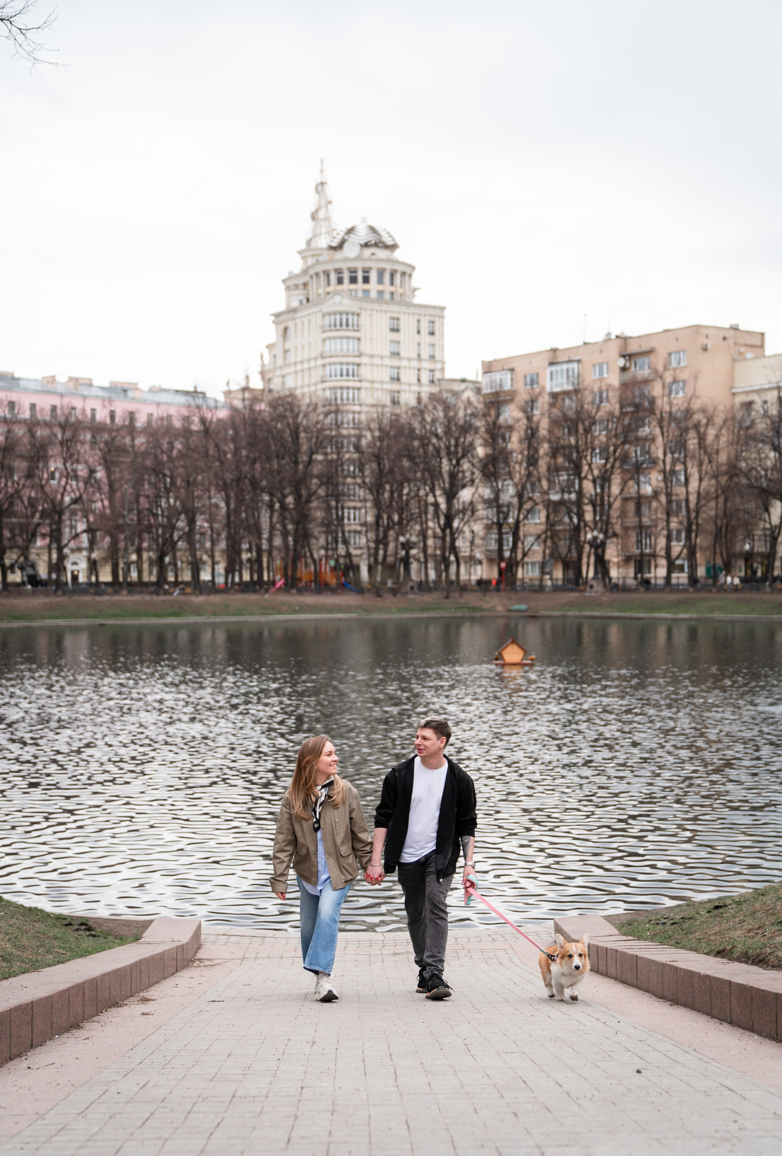 Прогулка на Патриарших прудах. Свадебный фотограф Вера Климова