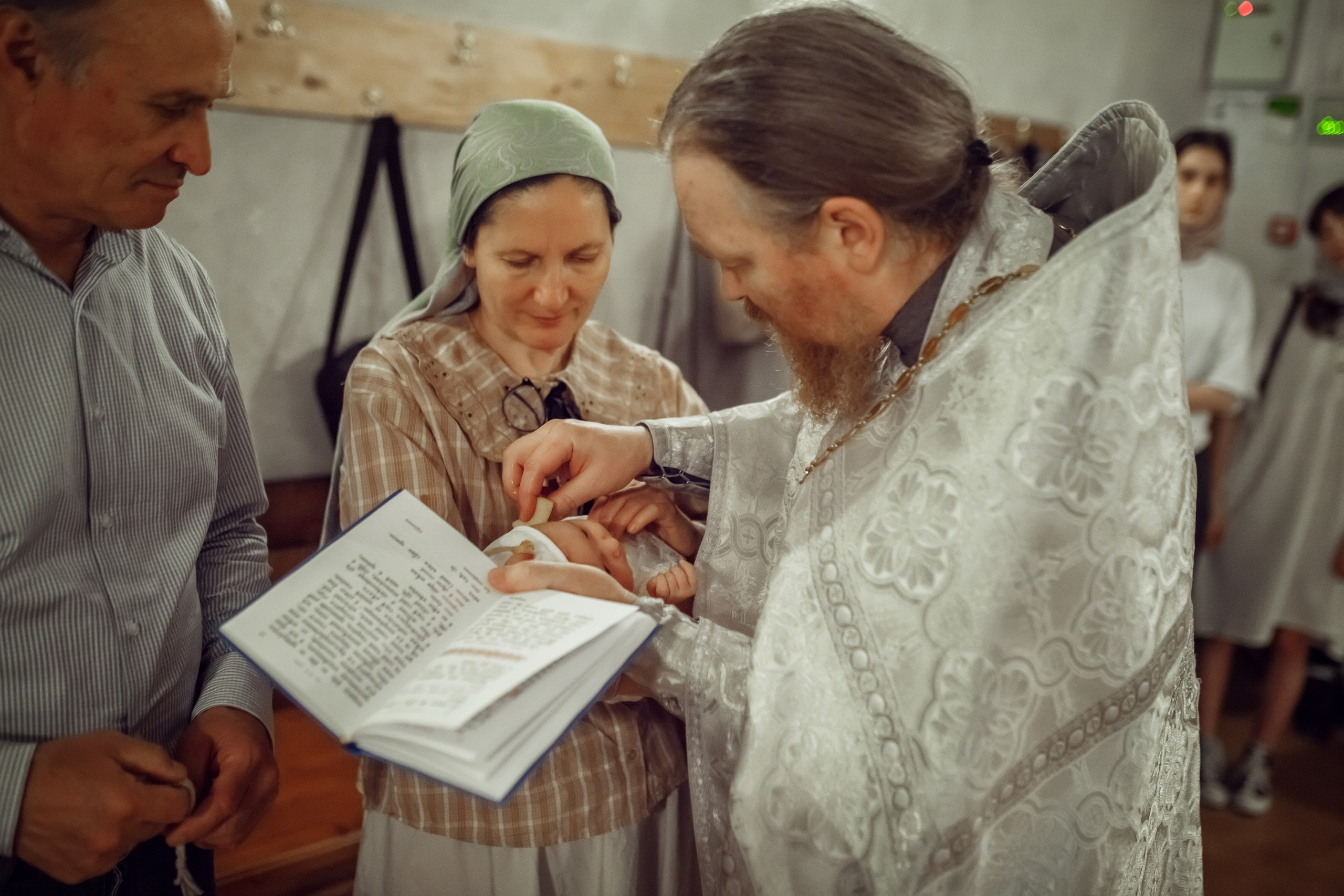 Крещение Александры. Фотограф на Крещение, семейный фотограф в Москве