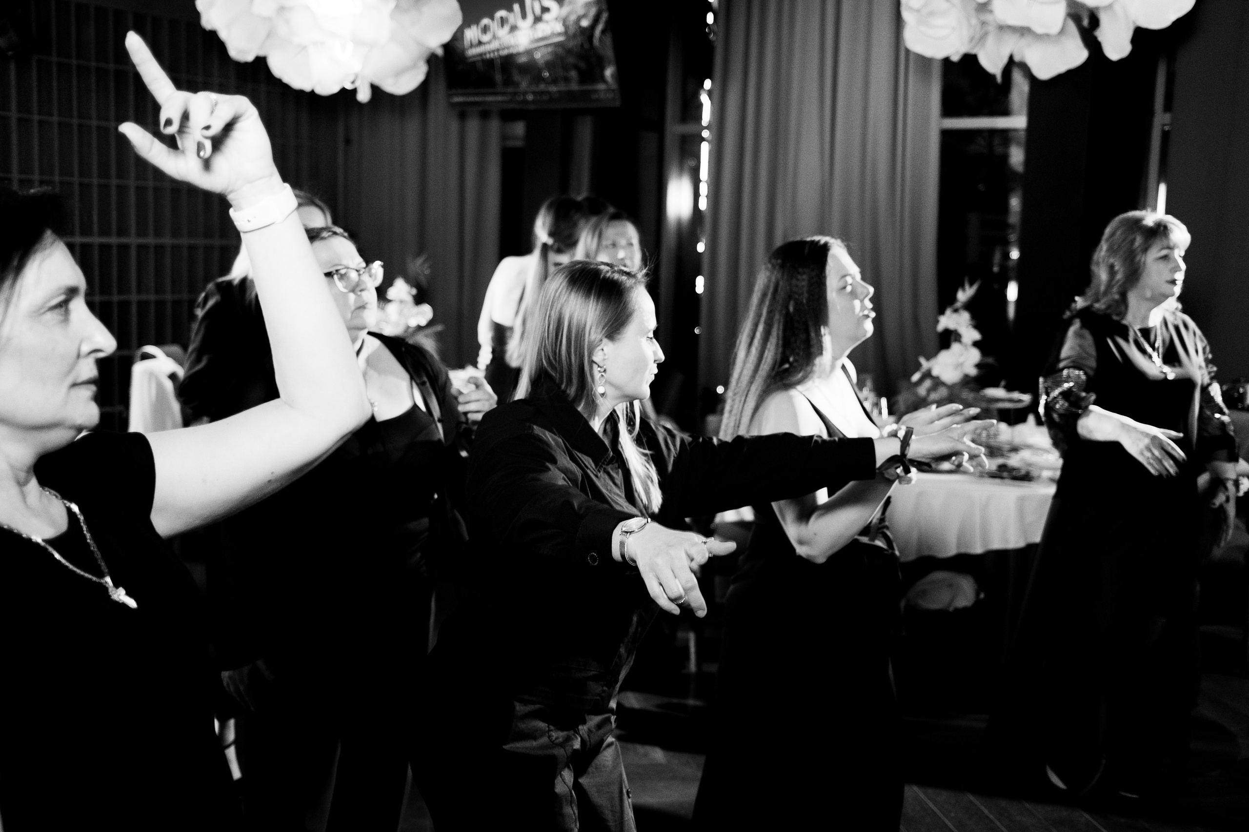 Корпоратив в Сириусу (Адлер) 10 лет компании. Свадебный фотограф Денис Ожигин в Краснодаре и крае. Эмоциональная и стильная съемка вашего дня