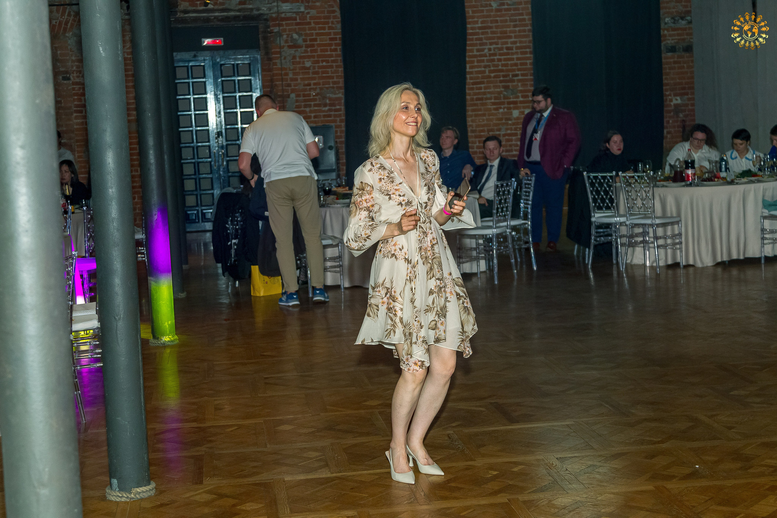 Выпускной 2023 (11-е классы) клуб «Джаггер», Москва. Репортажная съемка в Москве и области. Анималистика