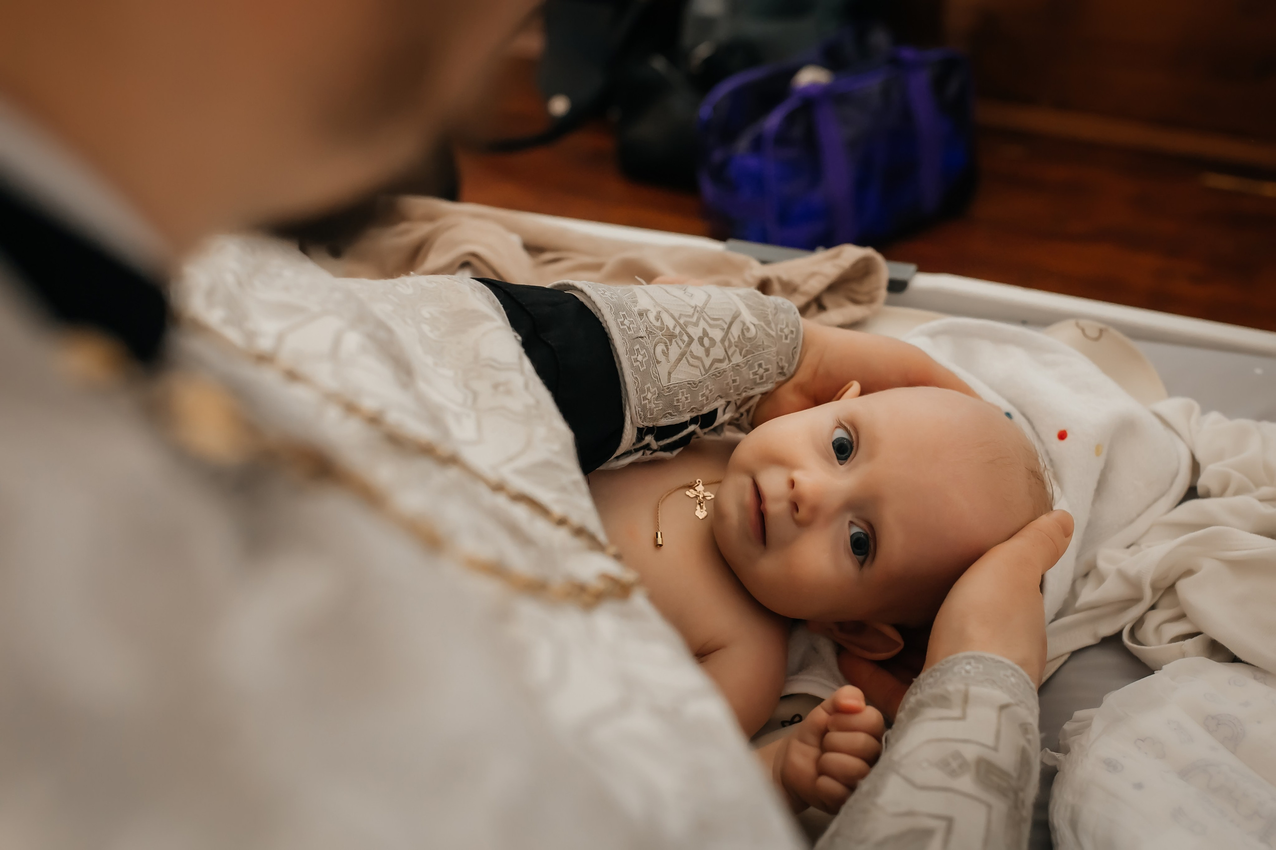 Крещение Ксении в Храме Казанской Иконы Божией матери в Коломенском. Фотограф на крещение и венчание Москва  Надежда Баланина