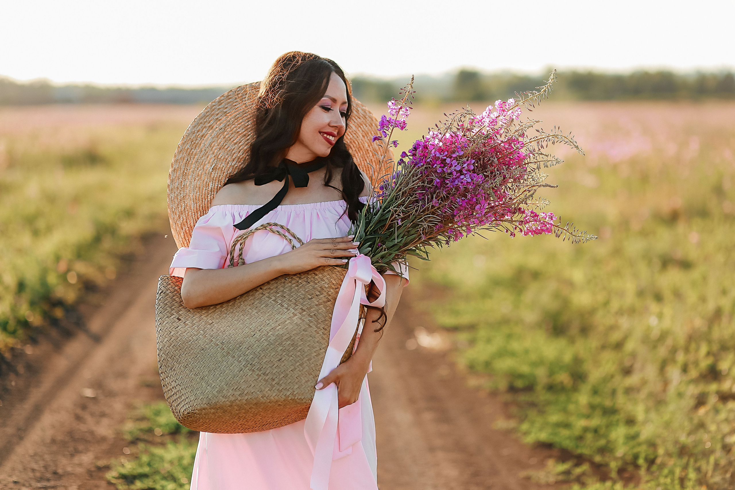 Фотосессия в поле Иван-чай. Иванова Ирина Свадебный и семейный фотограф г. Уфа