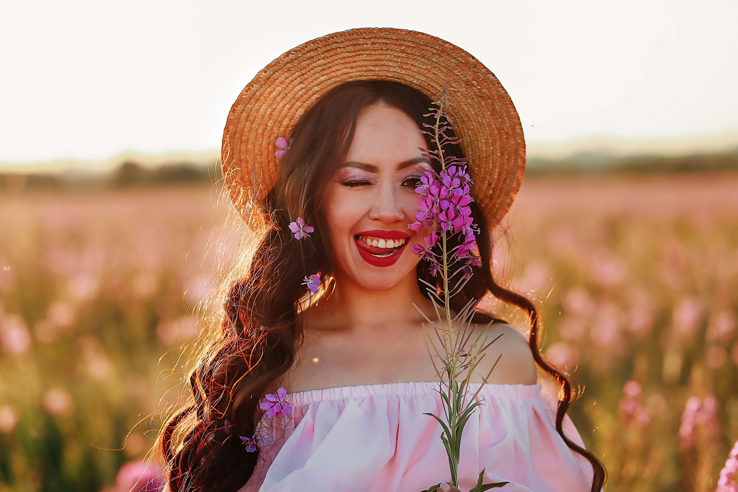 Фотосессия в поле Иван-чай. Иванова Ирина Свадебный и семейный фотограф г. Уфа