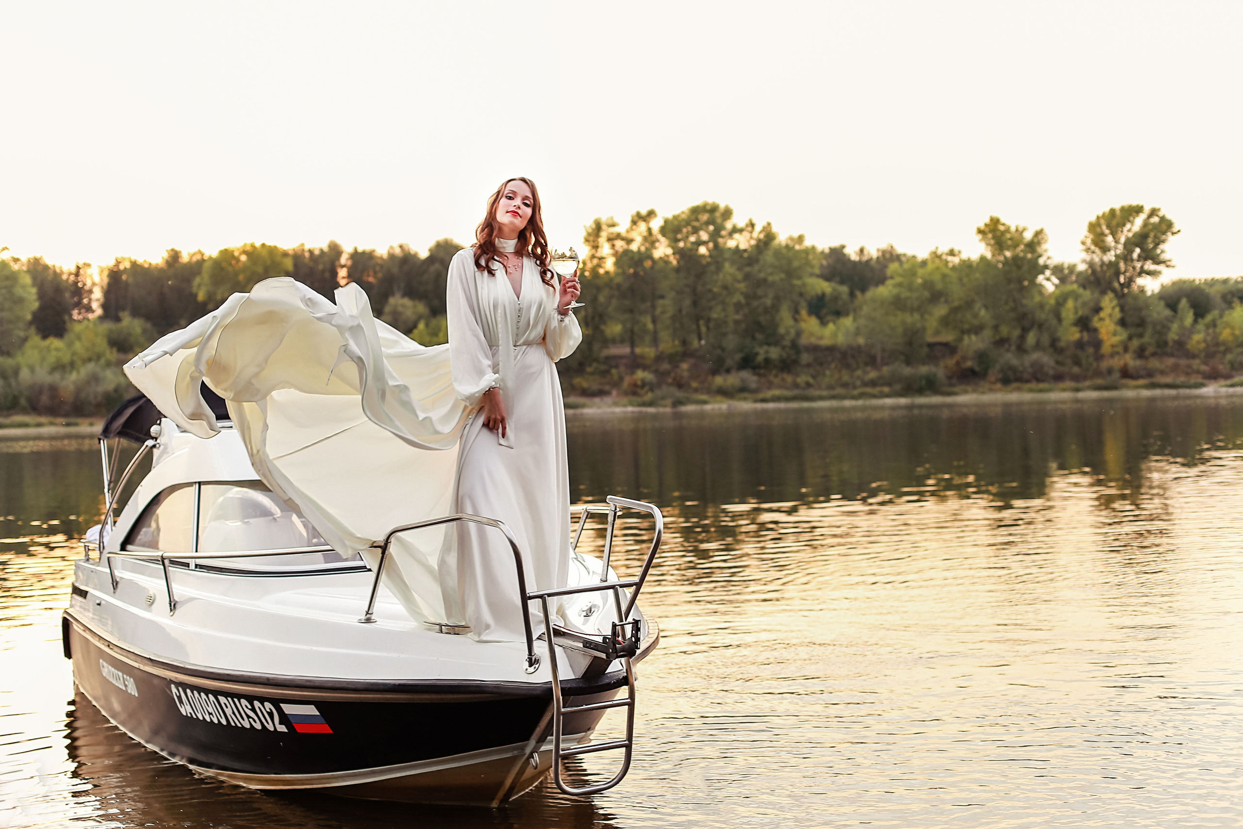 Свадебная прогулка на яхточке). Иванова Ирина Свадебный и семейный фотограф г. Уфа