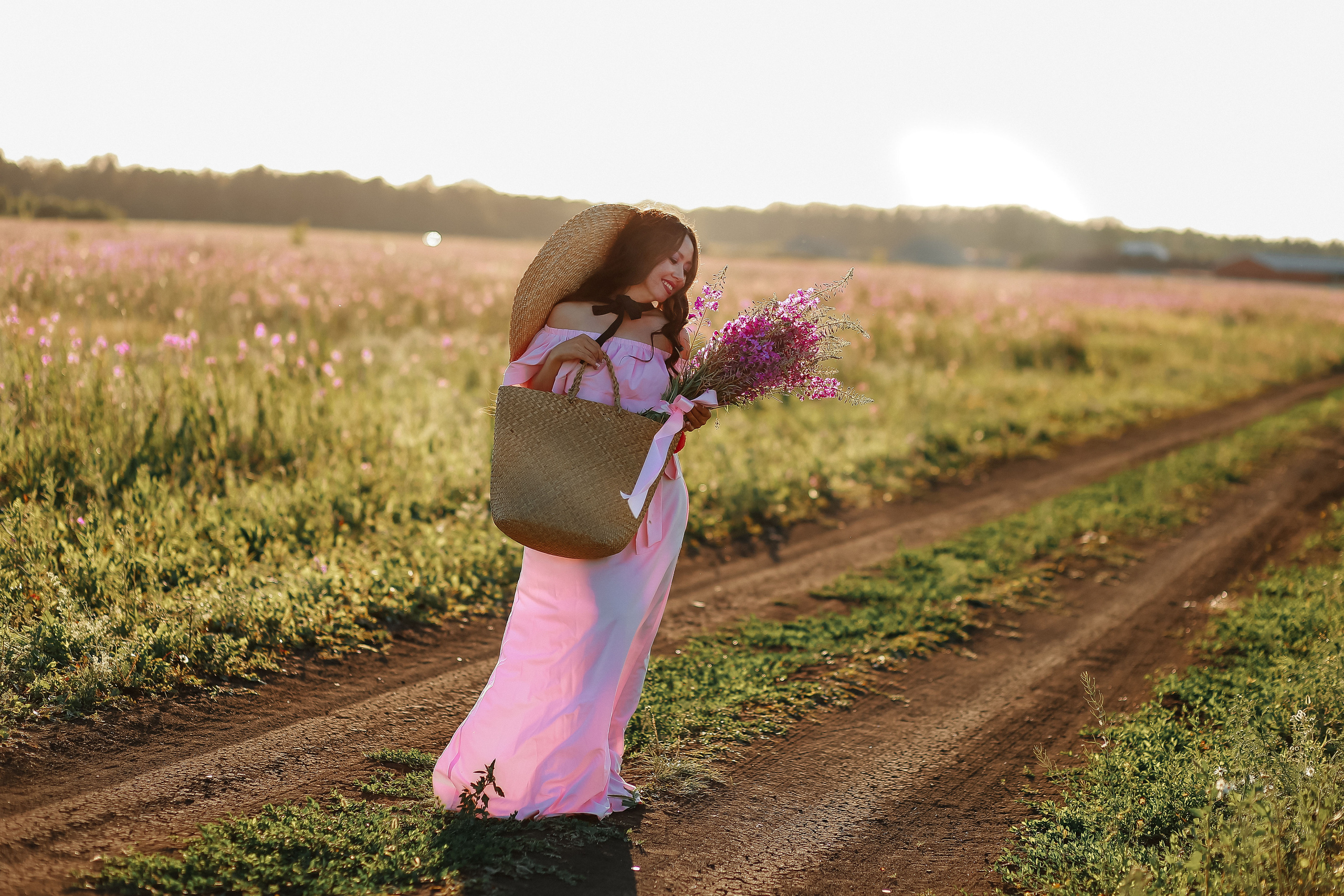 Фотосессия в поле Иван-чай. Иванова Ирина Свадебный и семейный фотограф г. Уфа