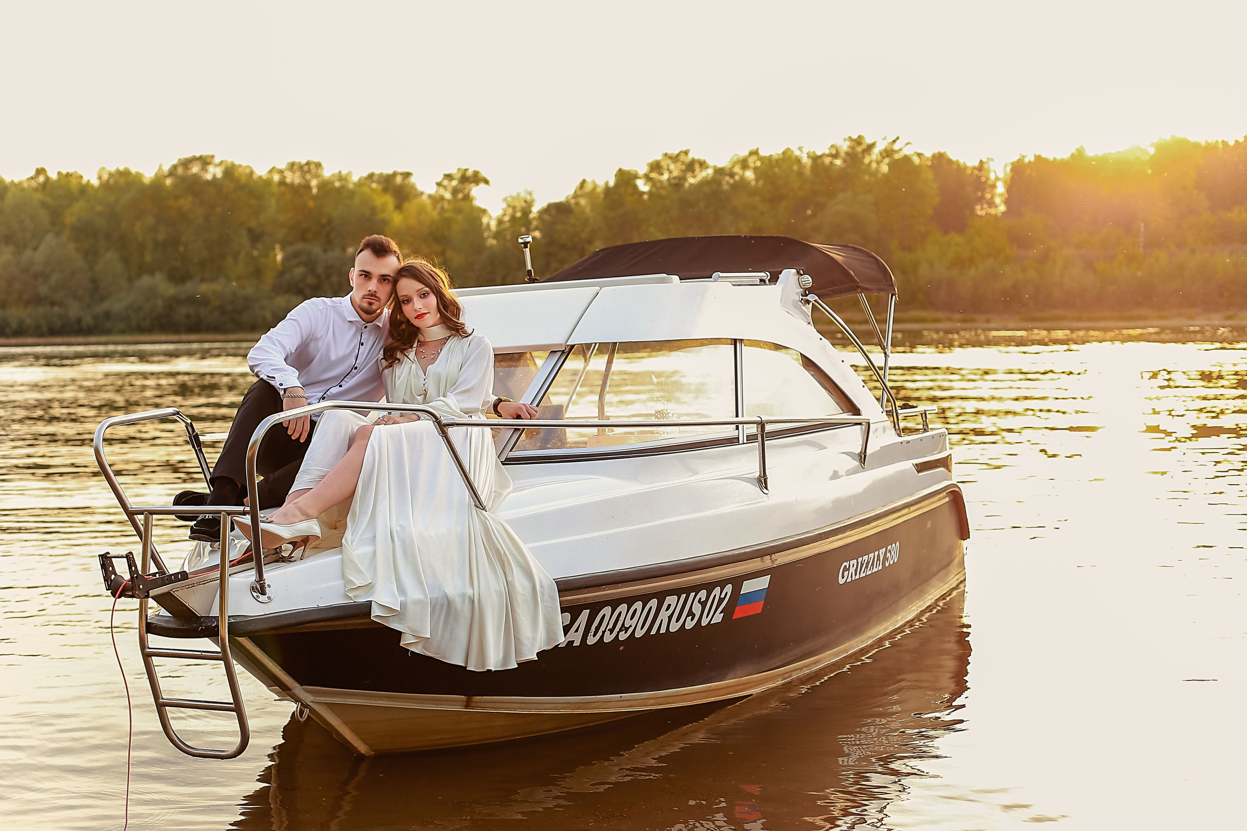 Свадебная прогулка на яхточке). Иванова Ирина Свадебный и семейный фотограф г. Уфа