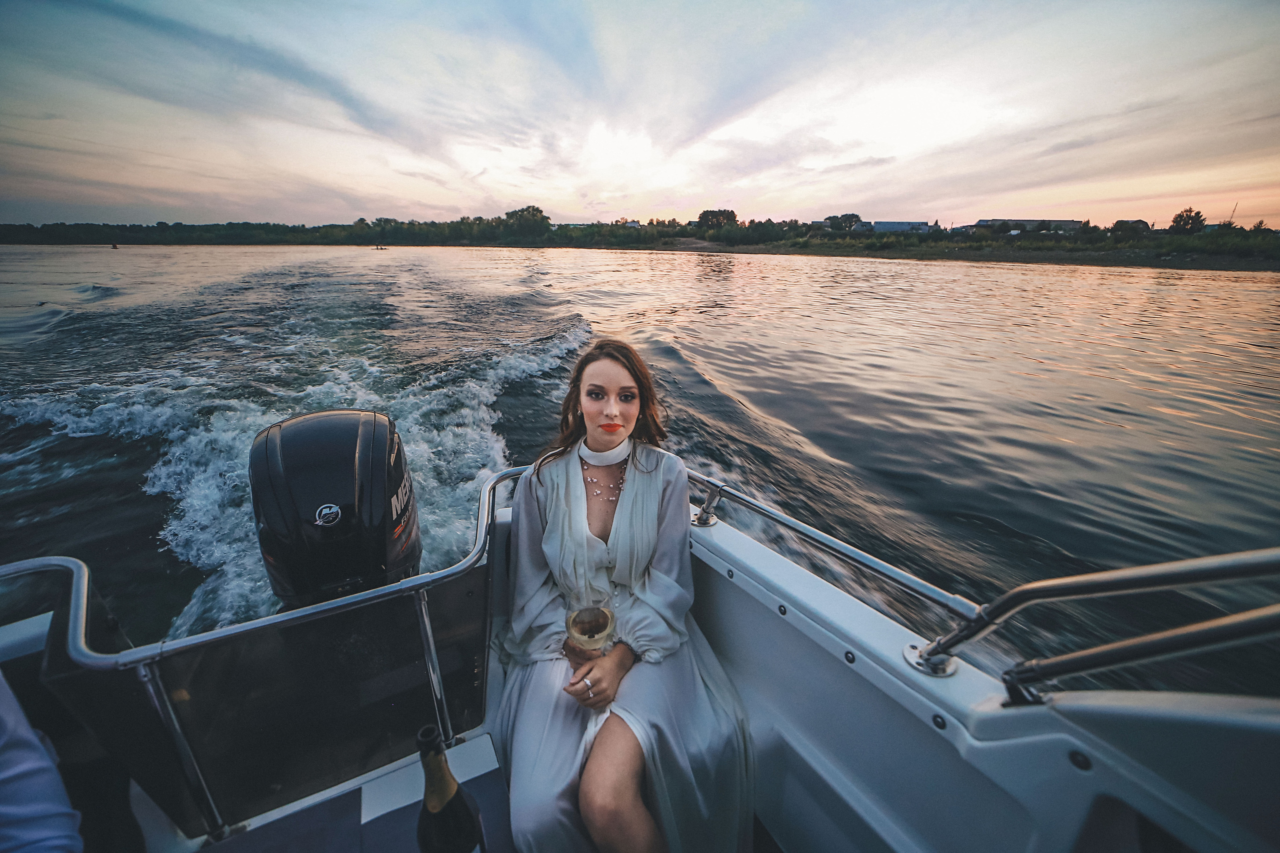 Свадебная прогулка на яхточке). Иванова Ирина Свадебный и семейный фотограф г. Уфа