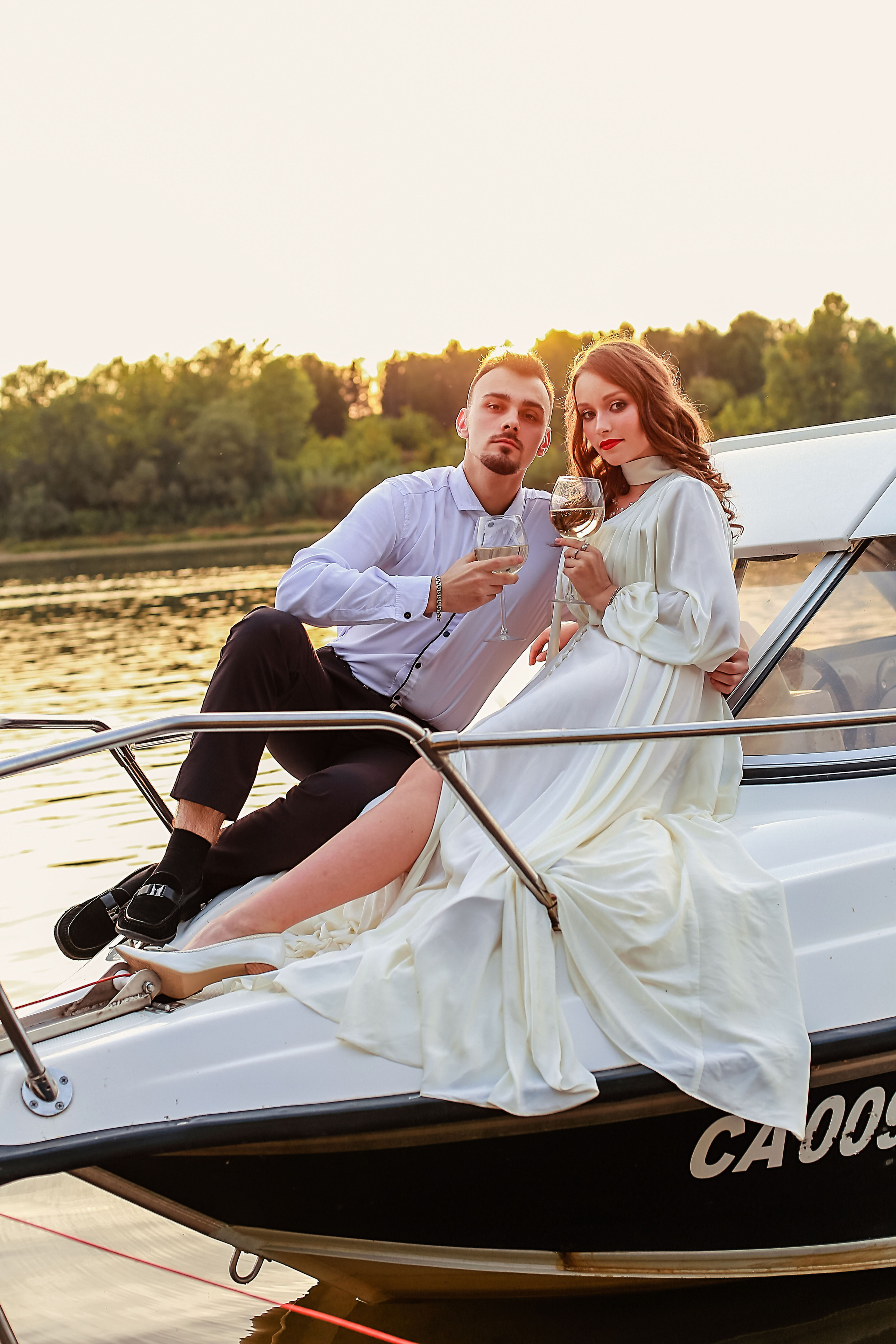 Свадебная прогулка на яхточке). Иванова Ирина Свадебный и семейный фотограф г. Уфа