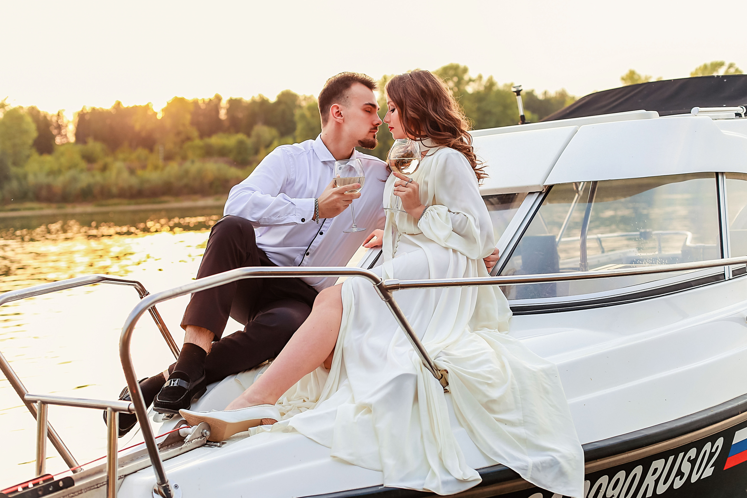Свадебная прогулка на яхточке). Иванова Ирина Свадебный и семейный фотограф г. Уфа