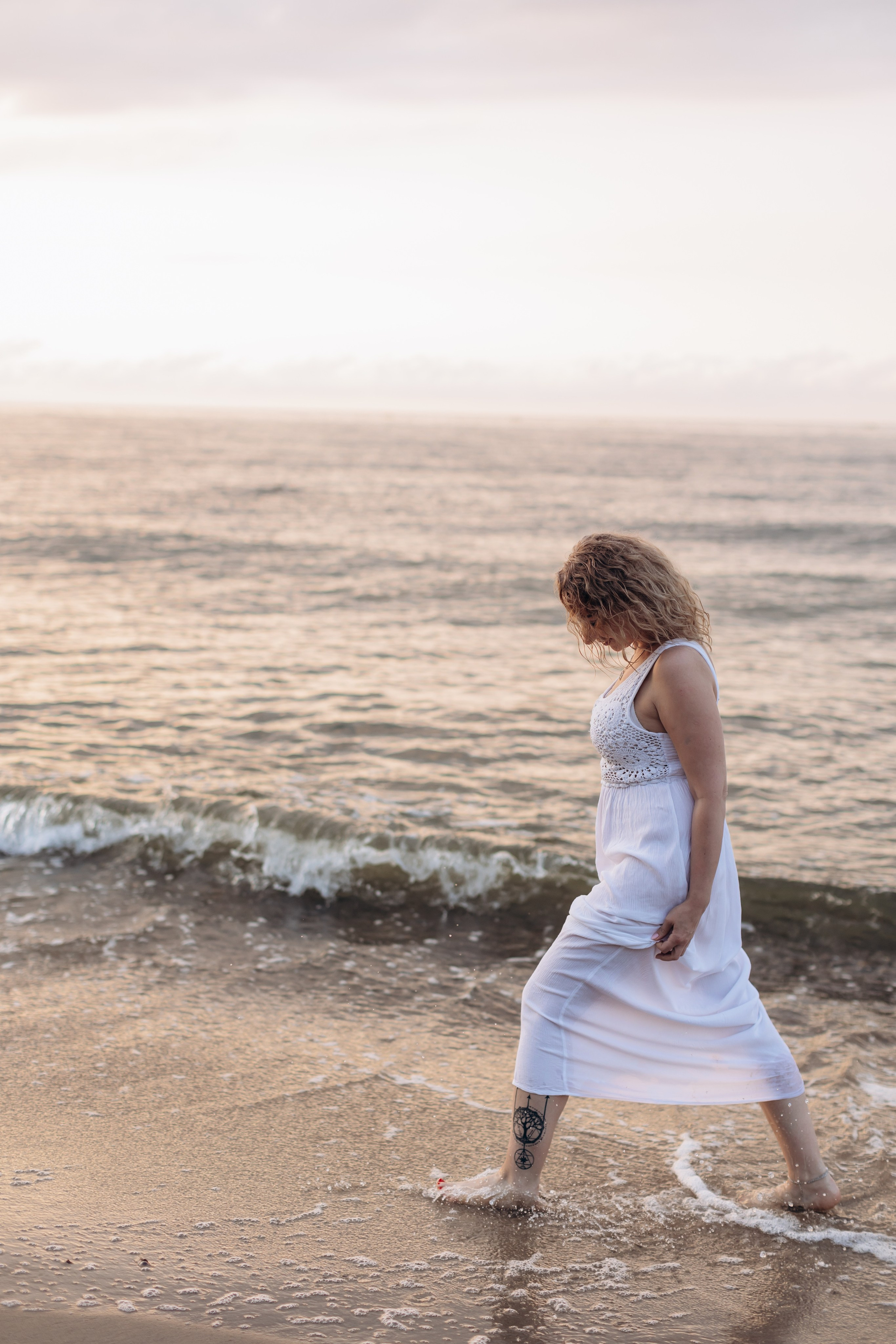 Подруги Отрадное море лето закат. Фотограф в Калининграде свадебная фотография, репортажная, фотосессии