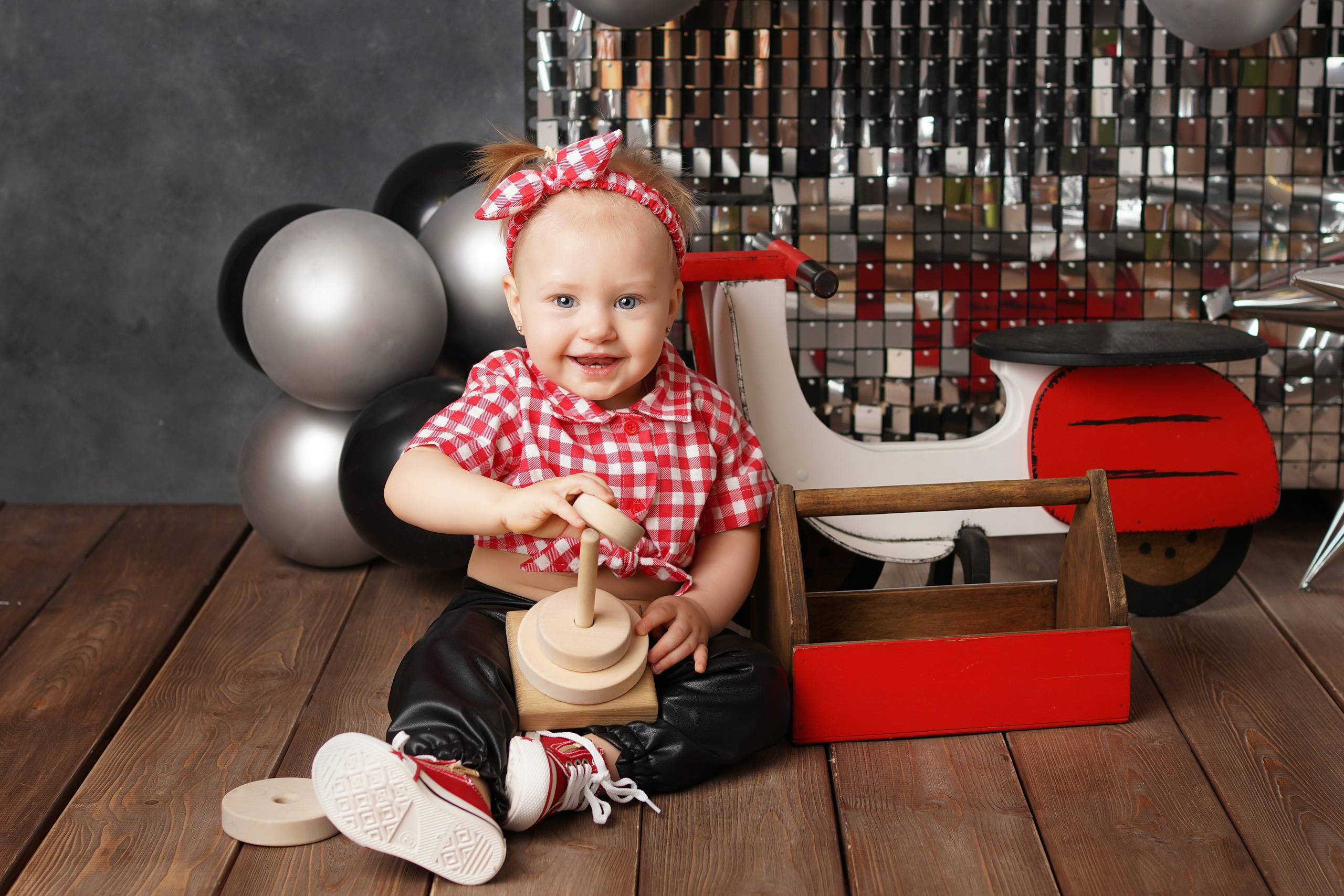 На фотосессию Первый годик  Машенька приезжала в мою детскую фотостудию.