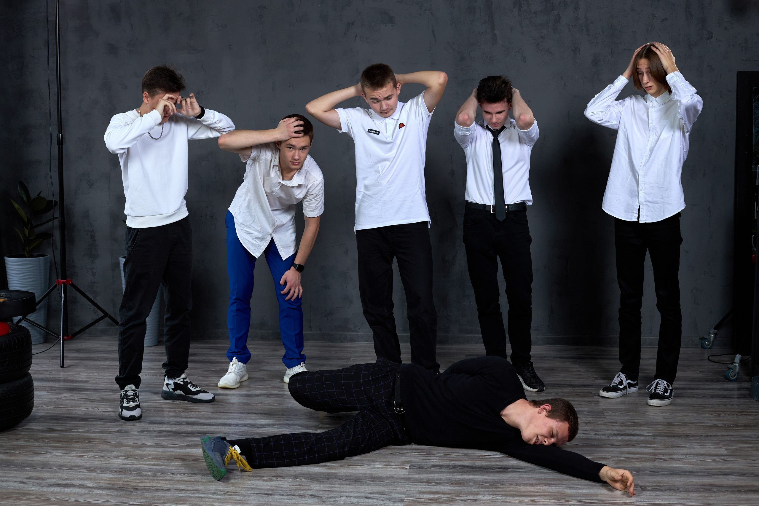 Сьемка выпускного альбома в студии DARK LOFT таганрог. Фотограф Выпускные альбомы Таганрог Сергей Коробченко