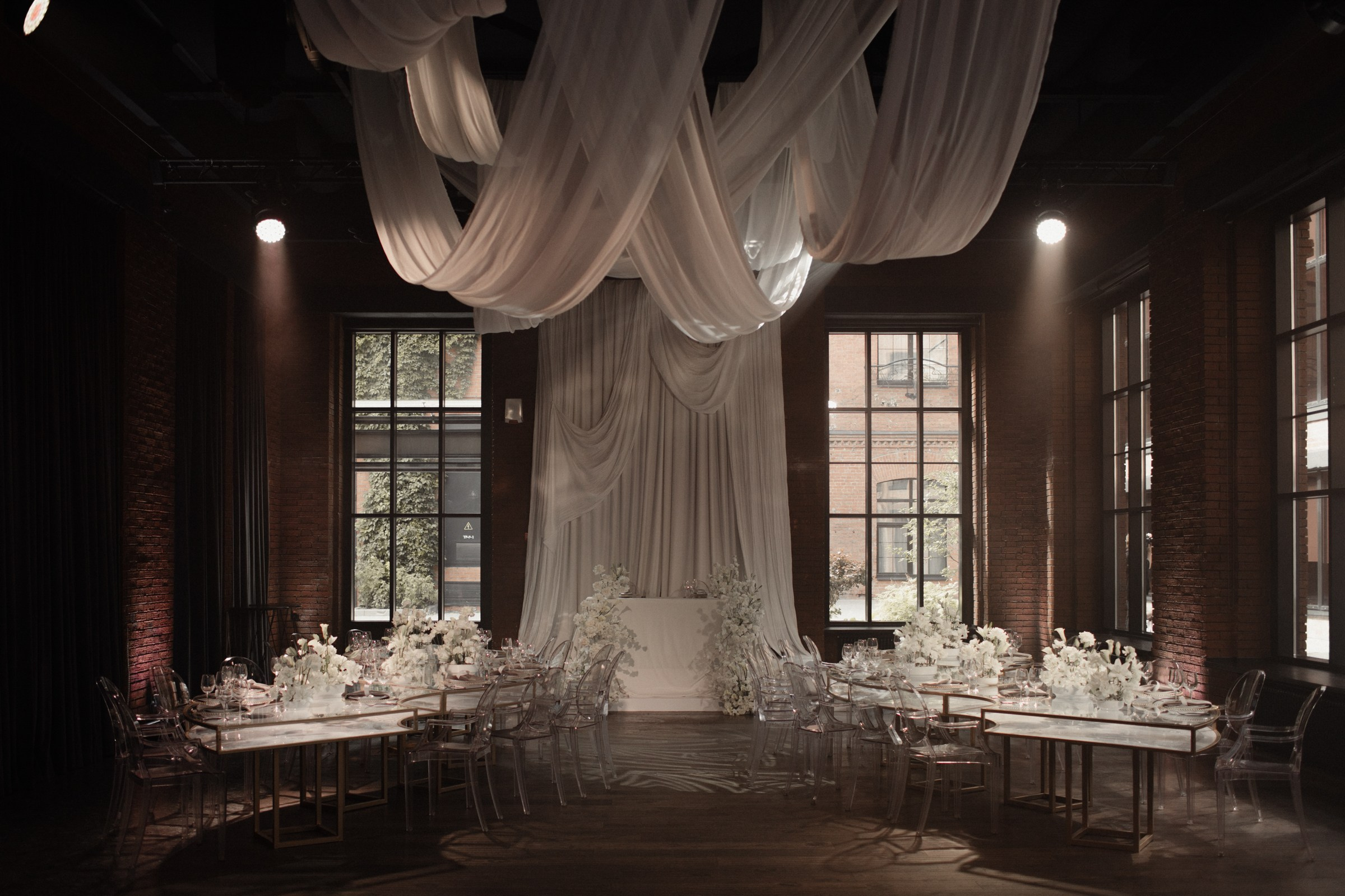 Собираемся на свадьбу вместе с фотосессией для двоих на утренние сборы. Свадебный, репортажный и портретный фотограф Сочи, Краснодар. Александра Зайцева